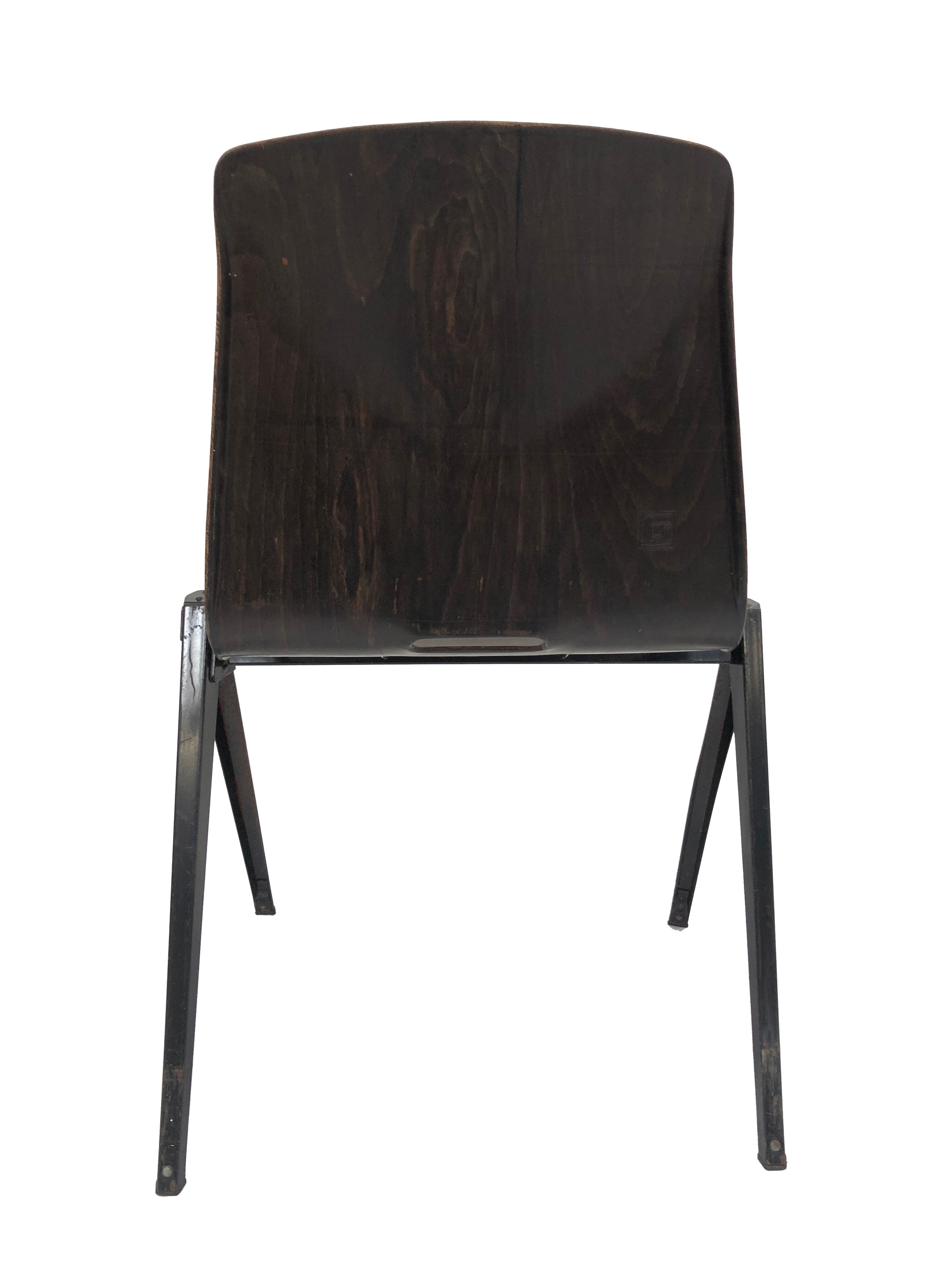 Pagholz Galvanitas S22 stackable school chair