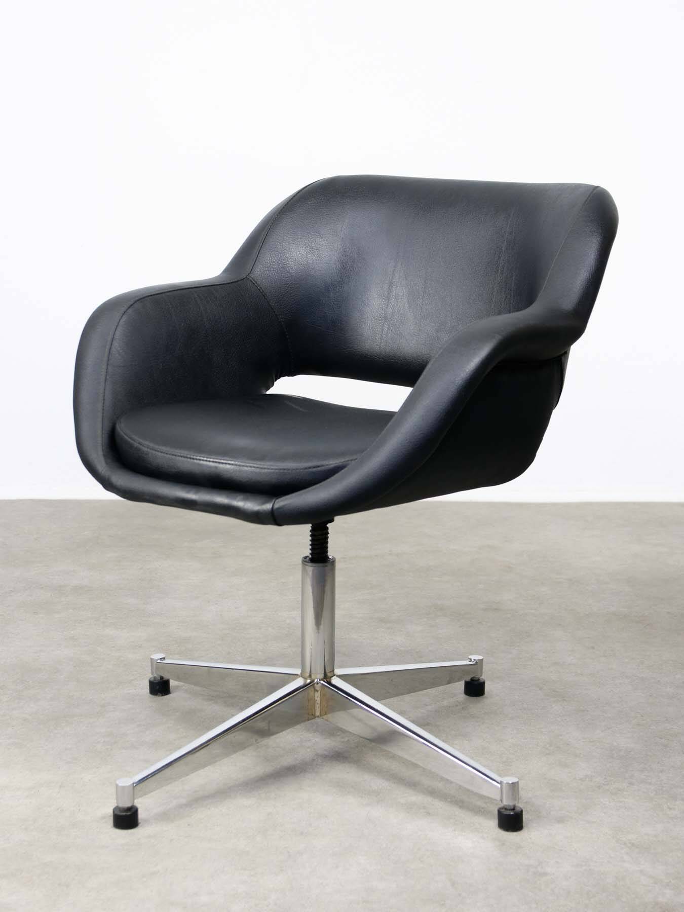 Chaise pivotante vintage en simili cuir noir italien et chrome