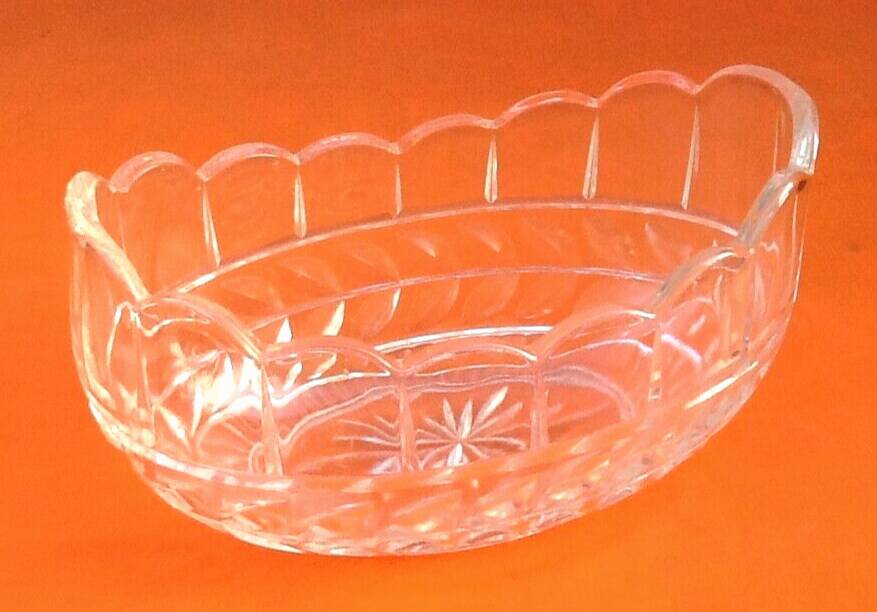 1950s cup / fruit basket in the style of the jonzac model from baccarat