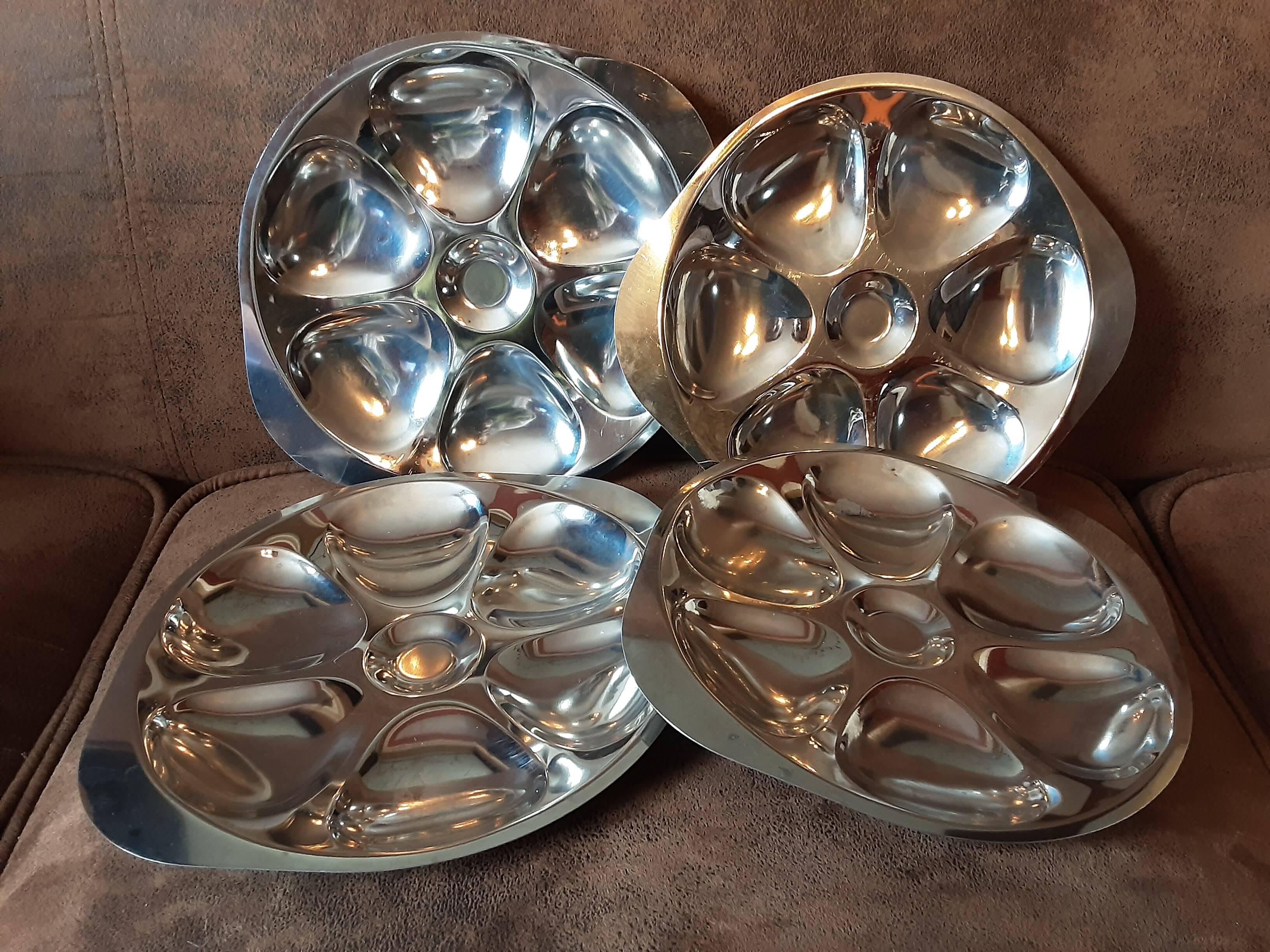 Set of 4 metal oyster plates