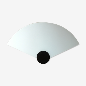 Fan-shaped wall lamp, opaline glass Ø42