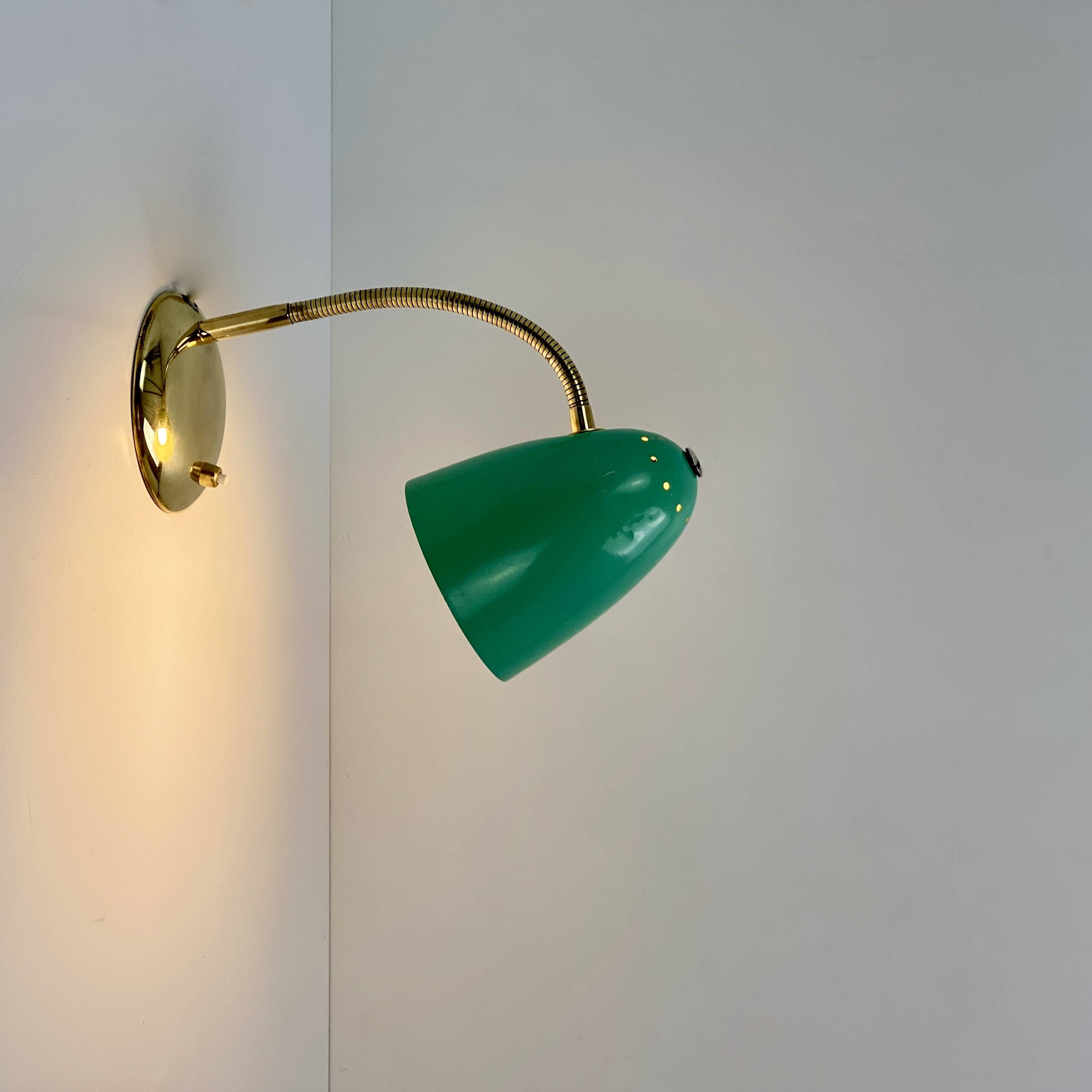 Lampe vintage verte et laiton, 1950