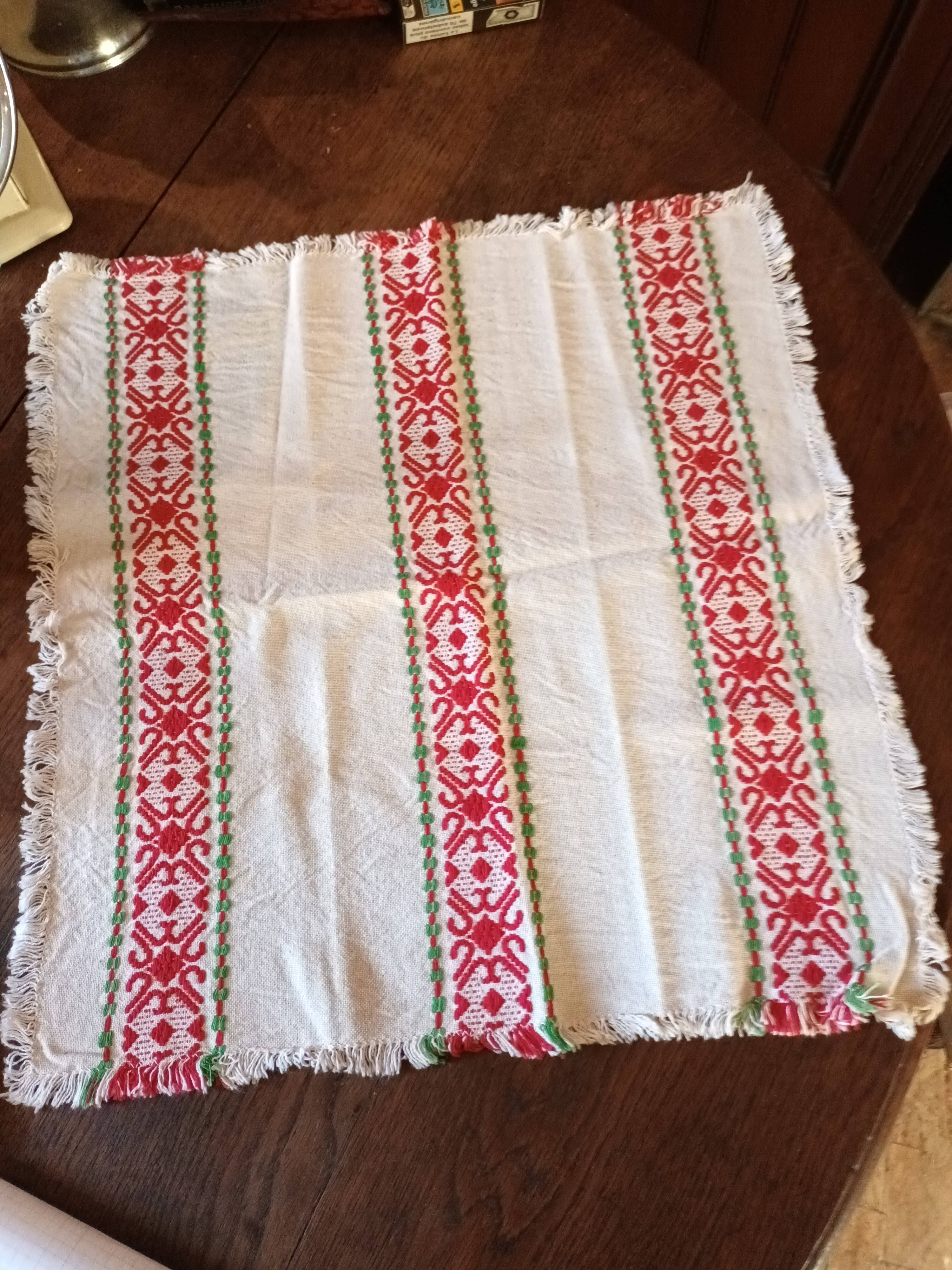 6 Basque napkins