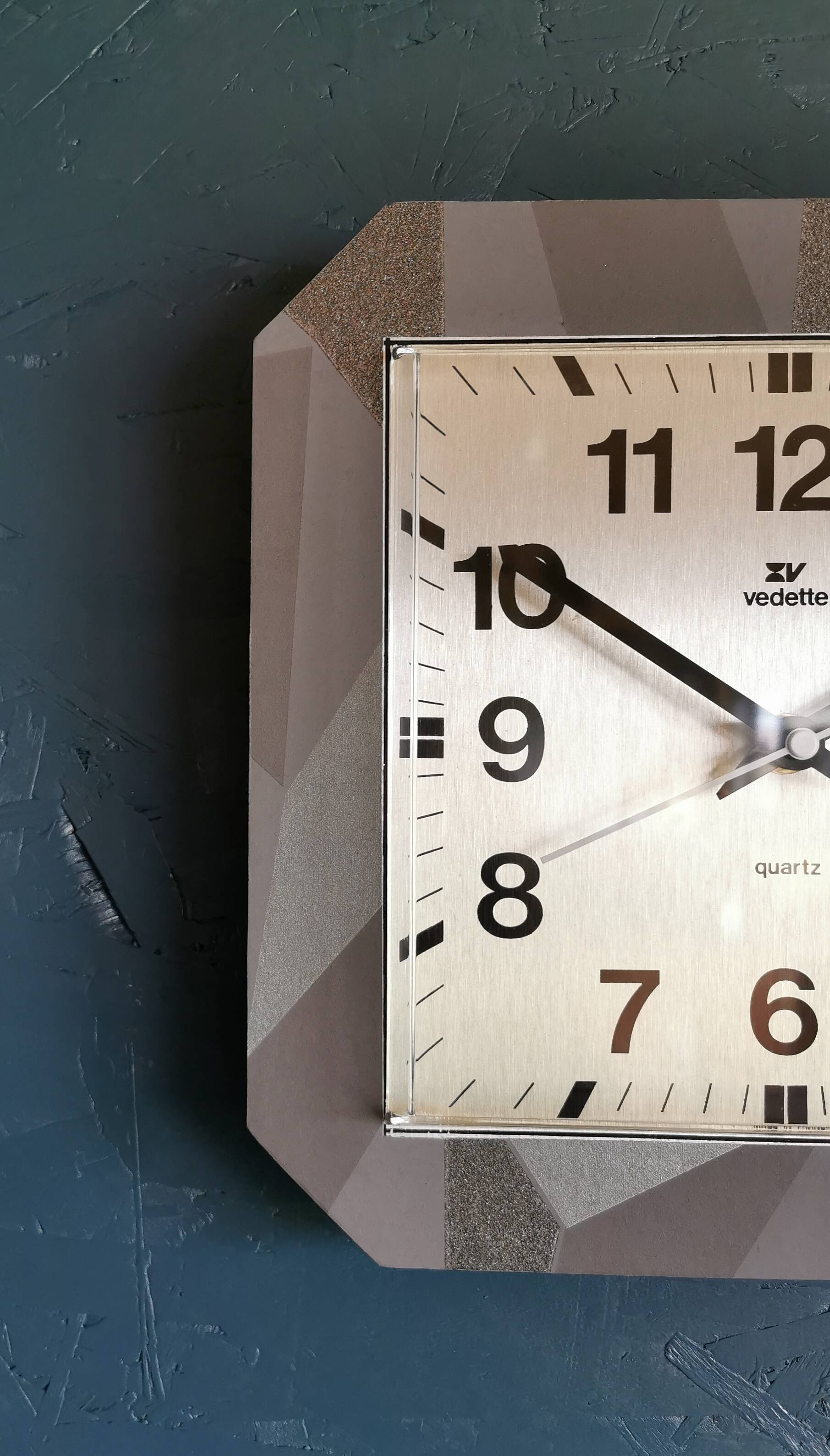 Vintage square silent wall clock "Vedette silver gray"
