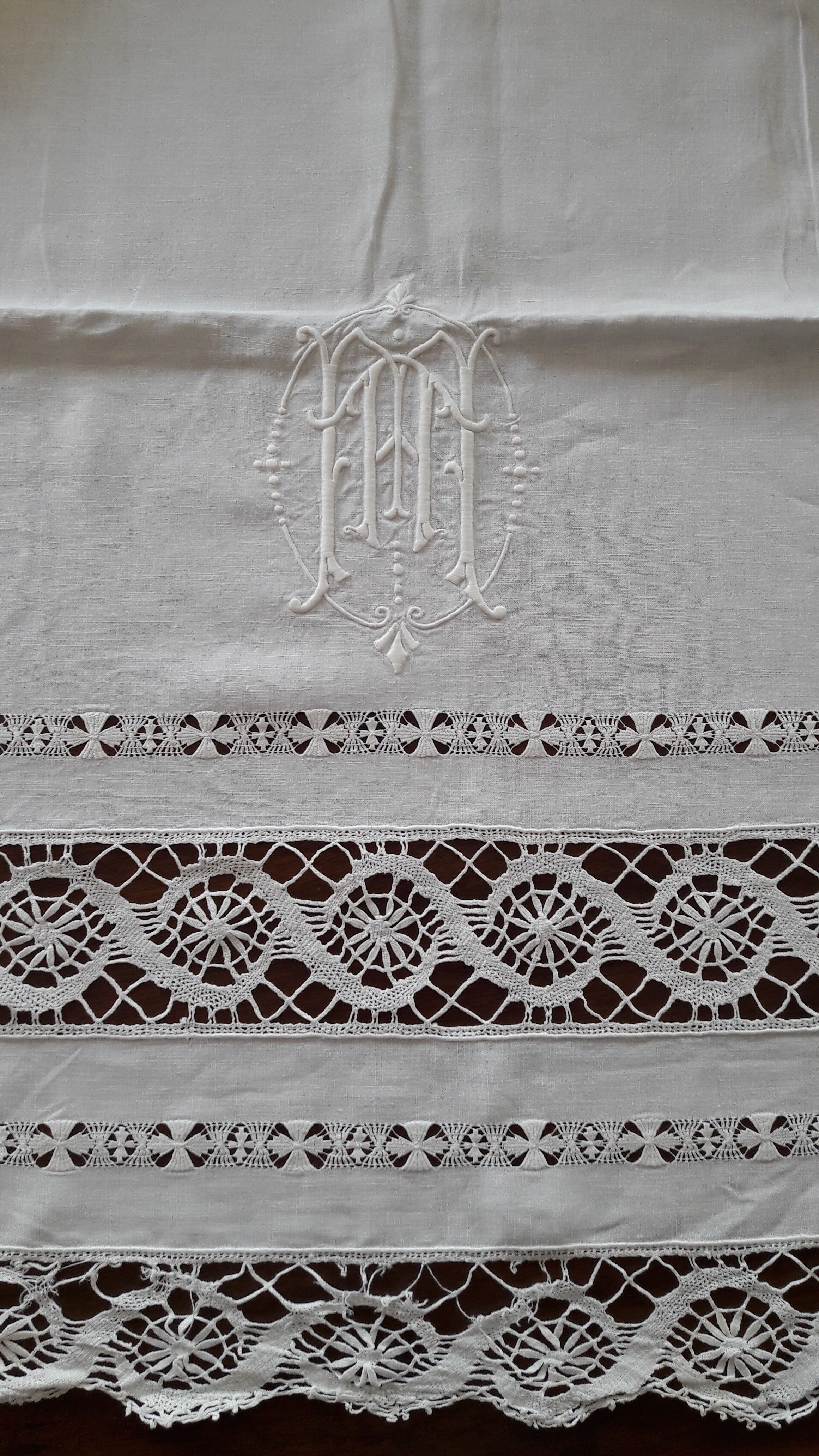 Former bride and groom's sheet in white linen monogram MN