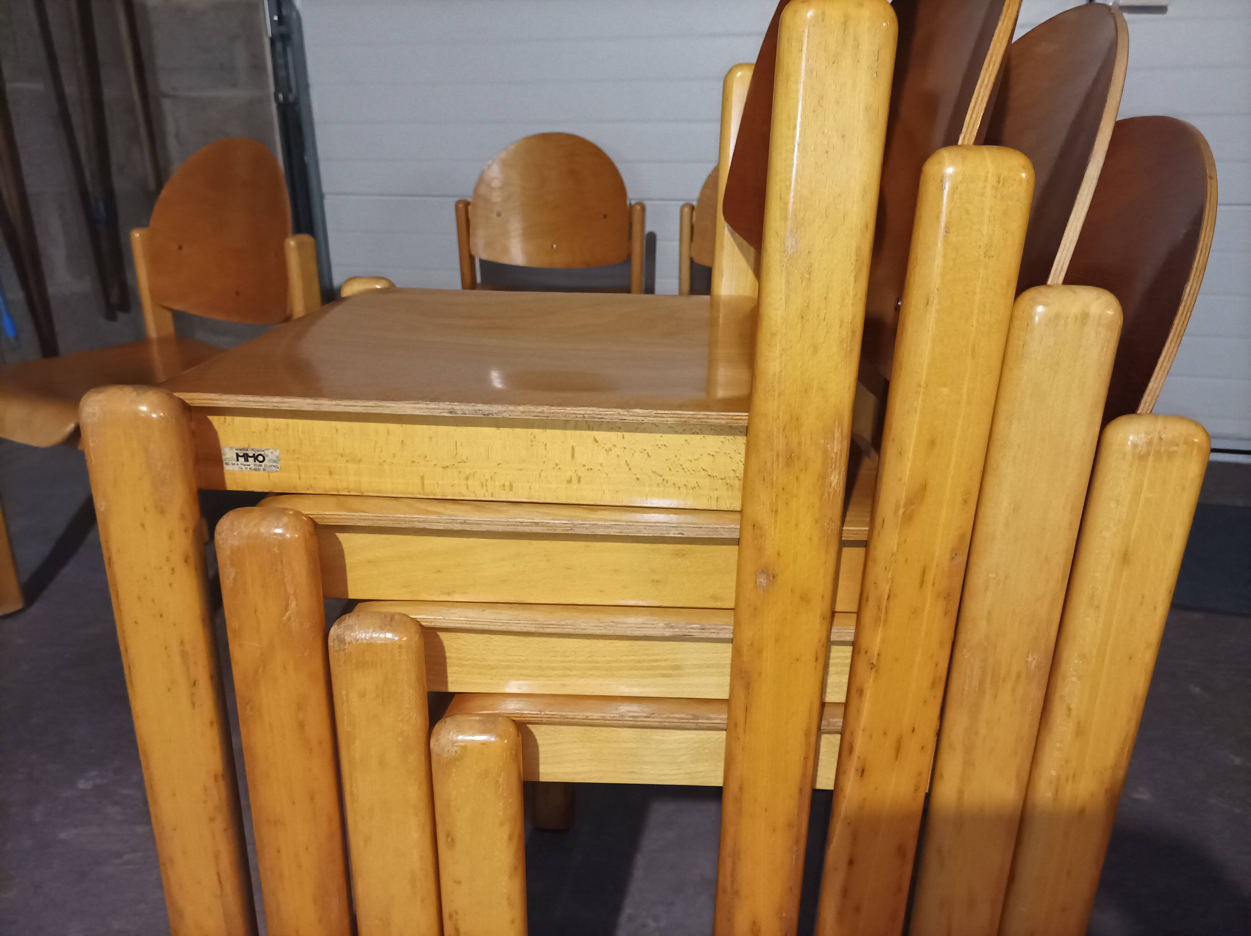 7 chaises vintages MMO