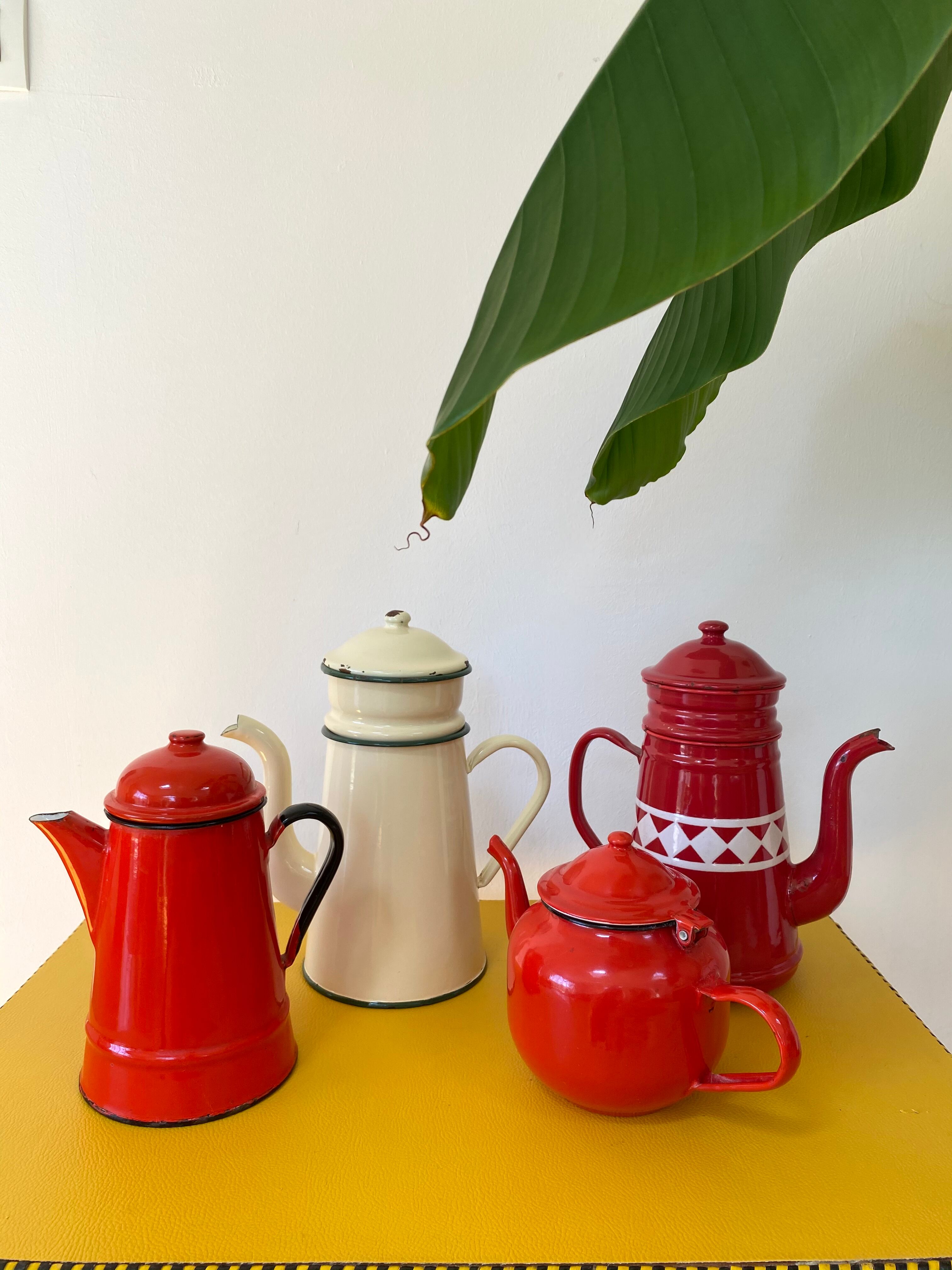 Red enamelled teapot 1 liter from the 70s