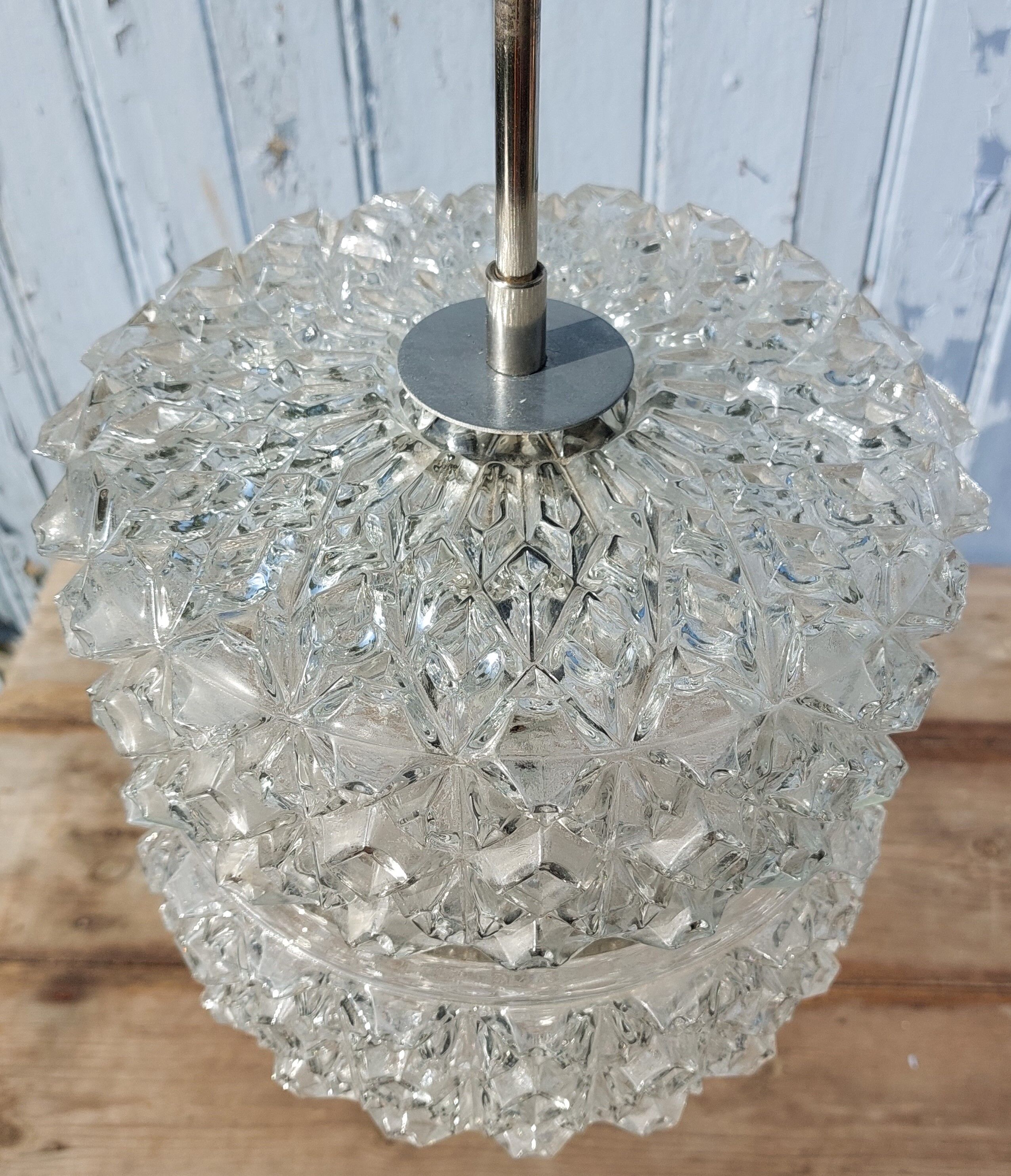 Glass suspension from the 60s