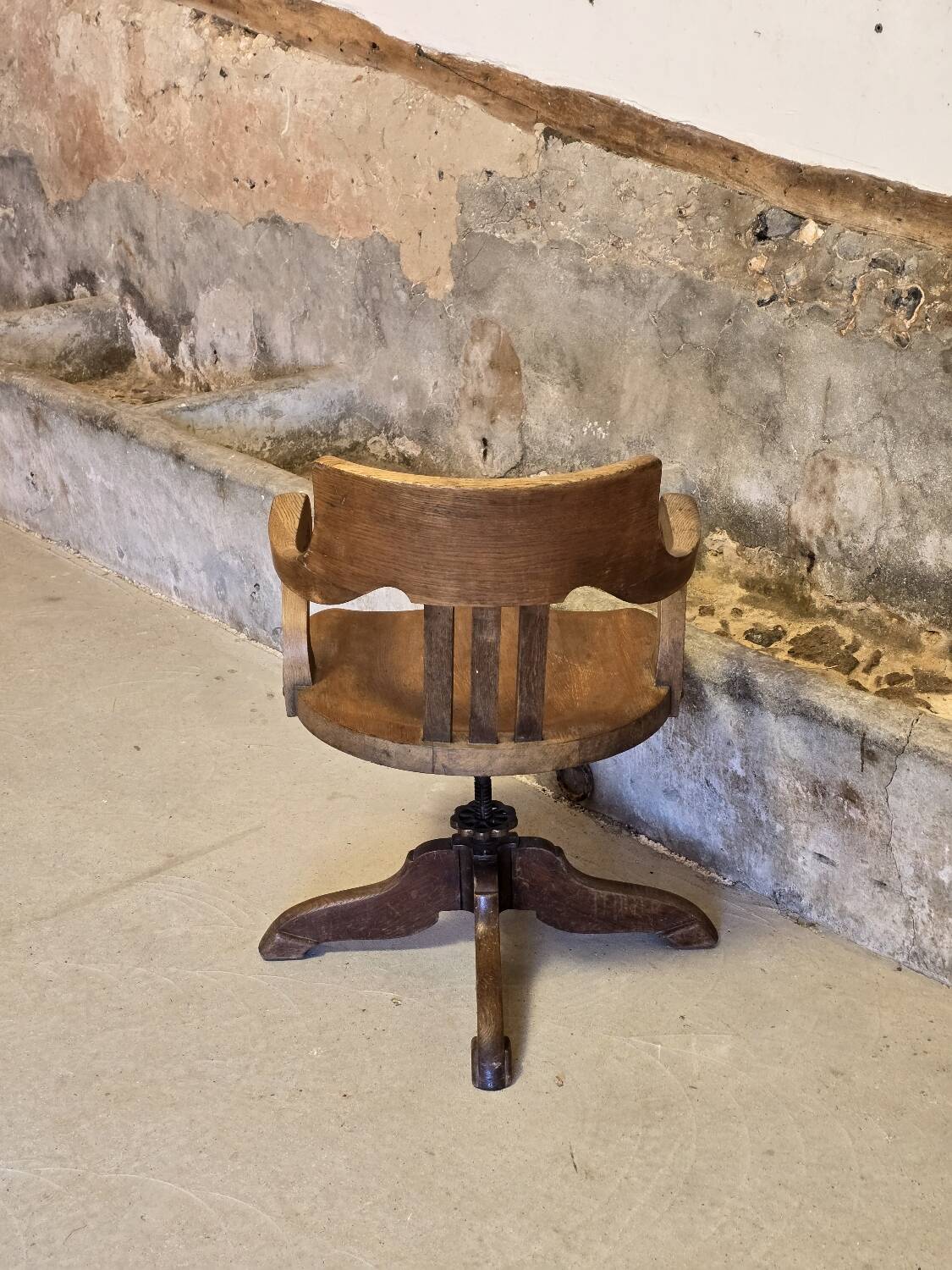 English American office armchair circa 1900 in oak