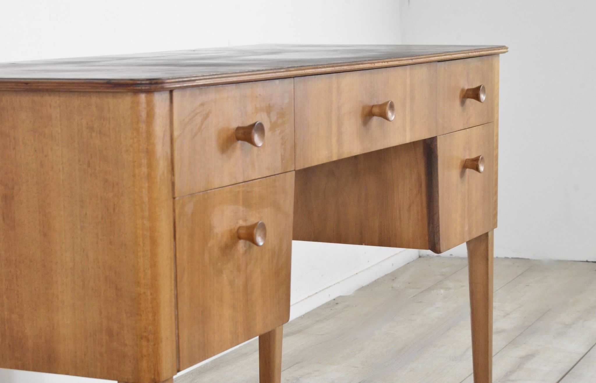 Bureau / Table console en noyer et hêtre Gordon Russell du milieu du siècle. Vintage Mo