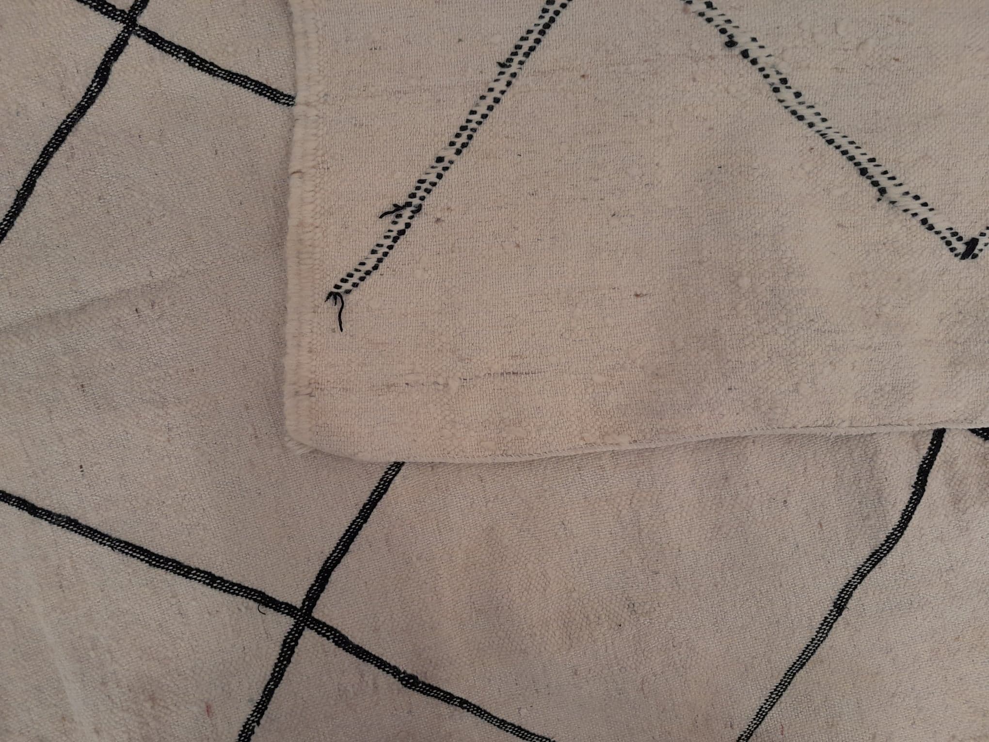 Handmade Berber Beni Ouarain Kilim 235x145cm