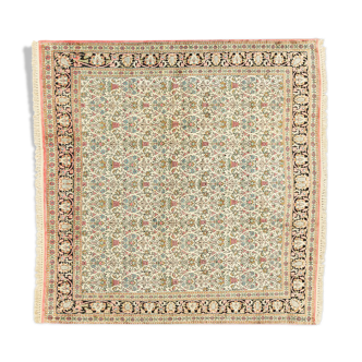 1960s carpet, 185 x 195