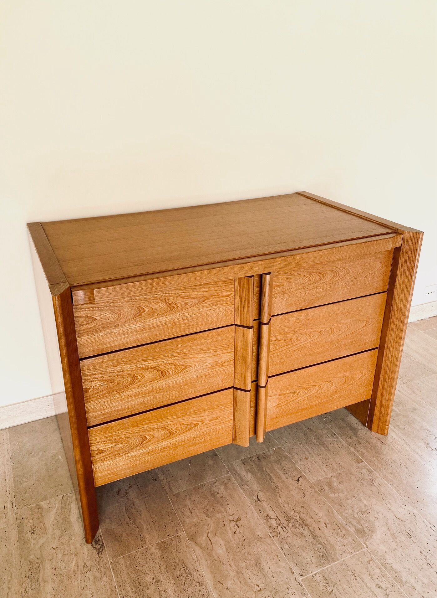 Commode moderniste années 70/80 en merisier plaqué