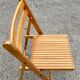 Paire de chaises pliantes en bois massif