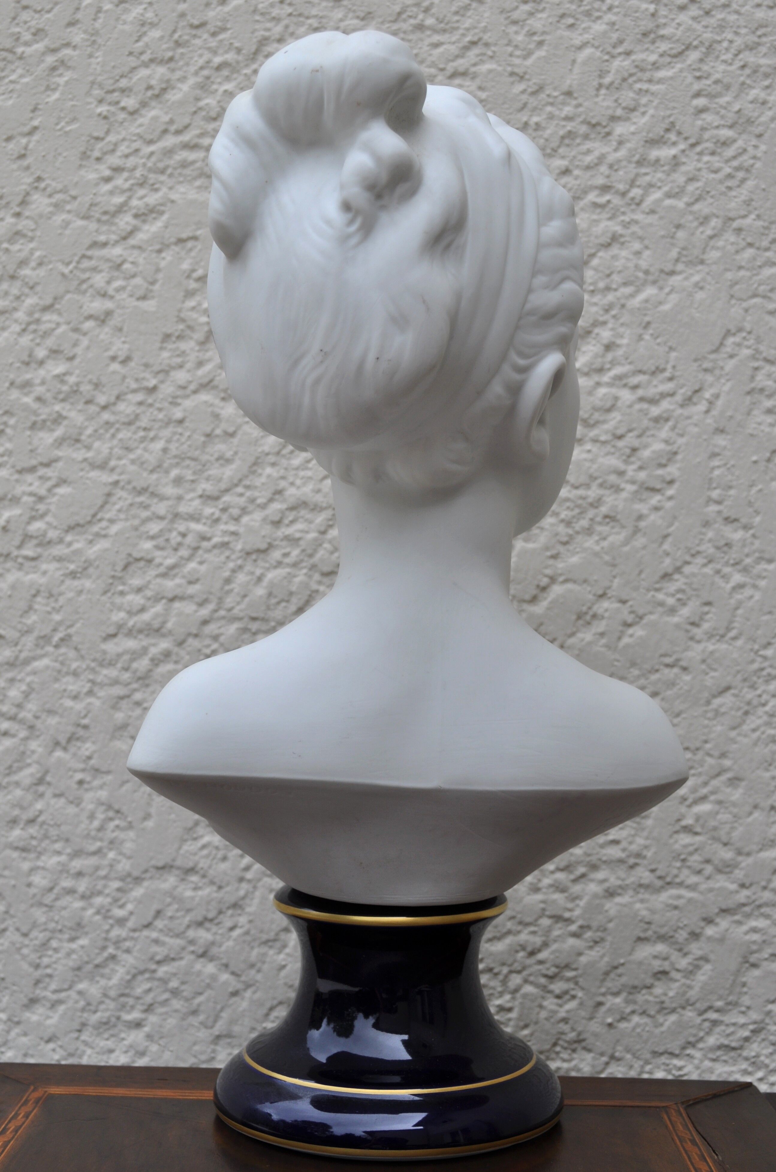 Bust biscuit girl signed Tharaud Limoges