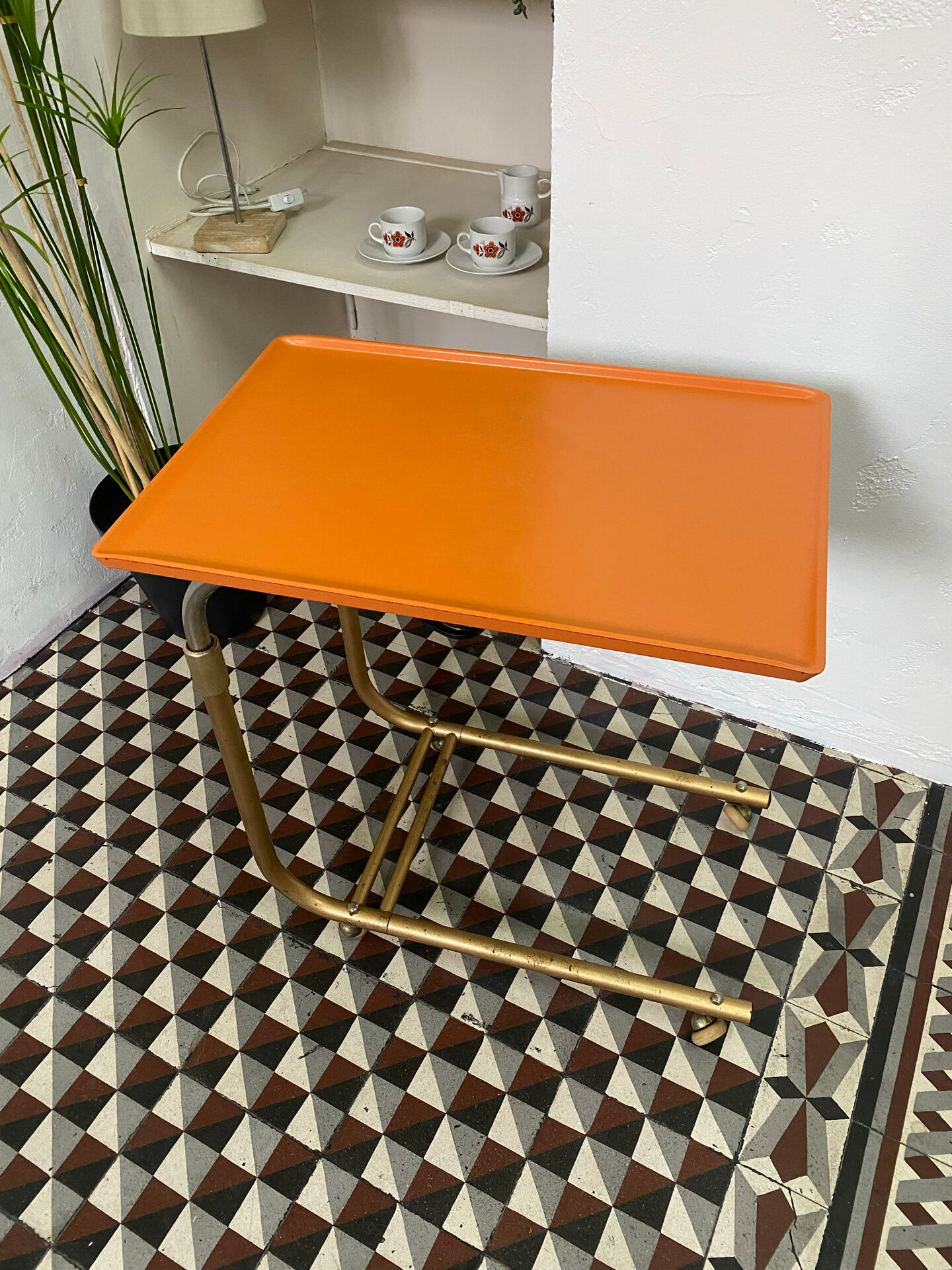 Table d’appoint vintage Werzalit – années 60/70 – plateau orange