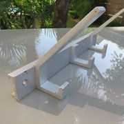 Porte manteau moderniste en aluminium années 70