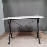 Bistro table in white marble