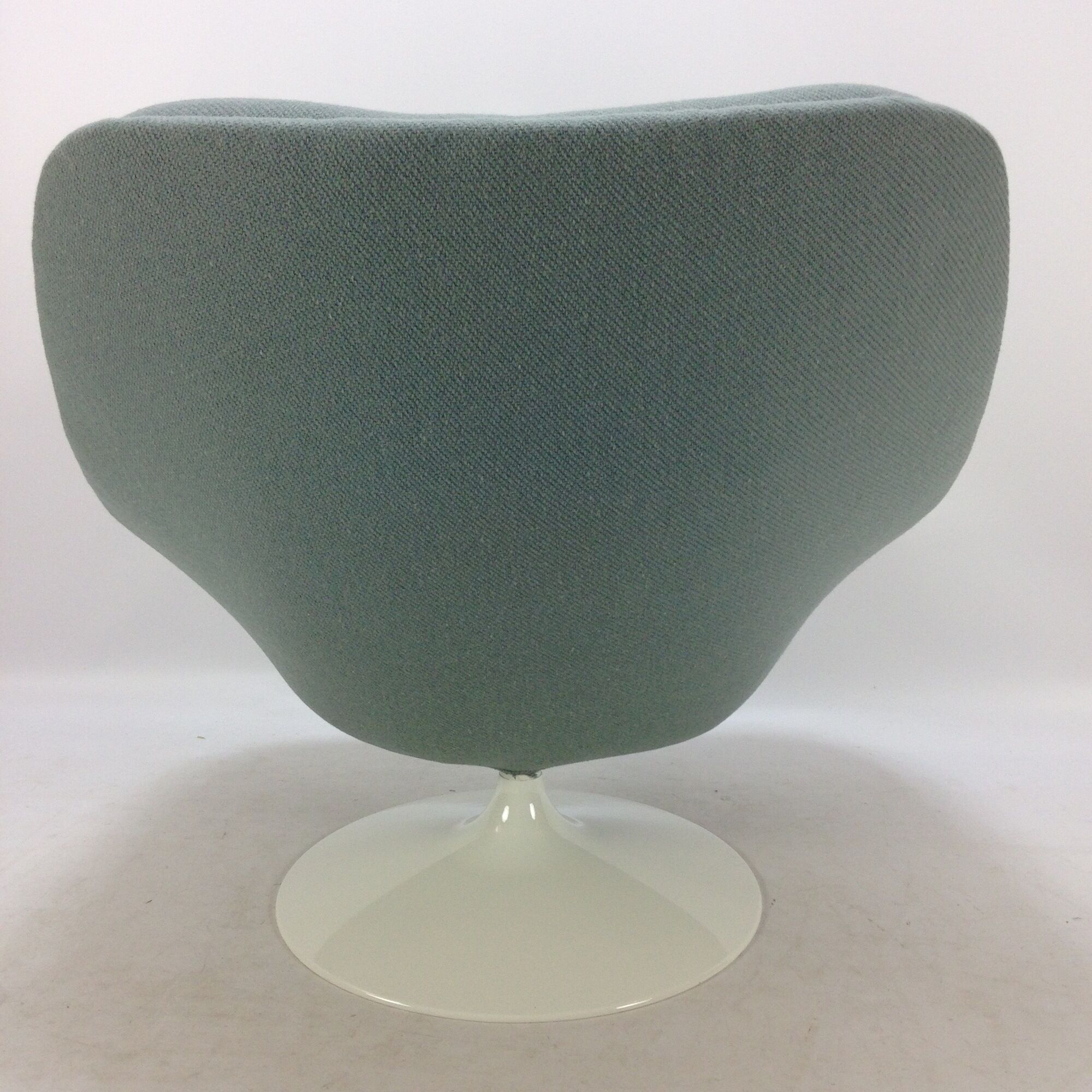 F557 oyster lounge chair by Pierre Paulin for Artifort, 1960