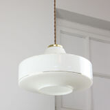 Suspension italienne en verre blanc et laiton du milieu du siècle