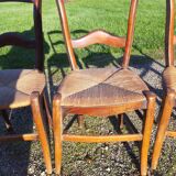 6 old mulched chairs in fruitier