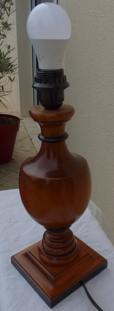 Solid cherry wood lamp base - Excellent condition