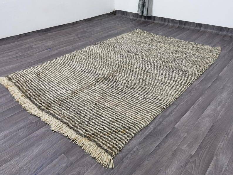 Pure natural wool rug, size 150 x 250 cm