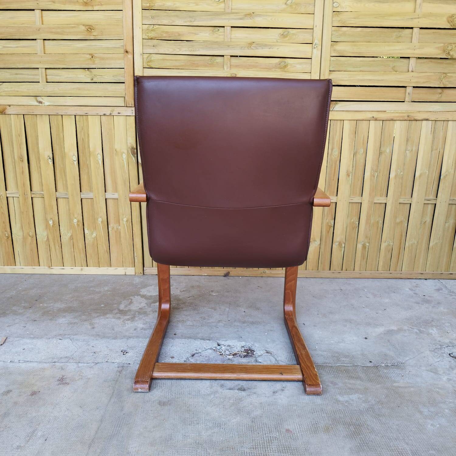 Vintage Scandinavian Cantilever Armchair "Galatea" - 1970s