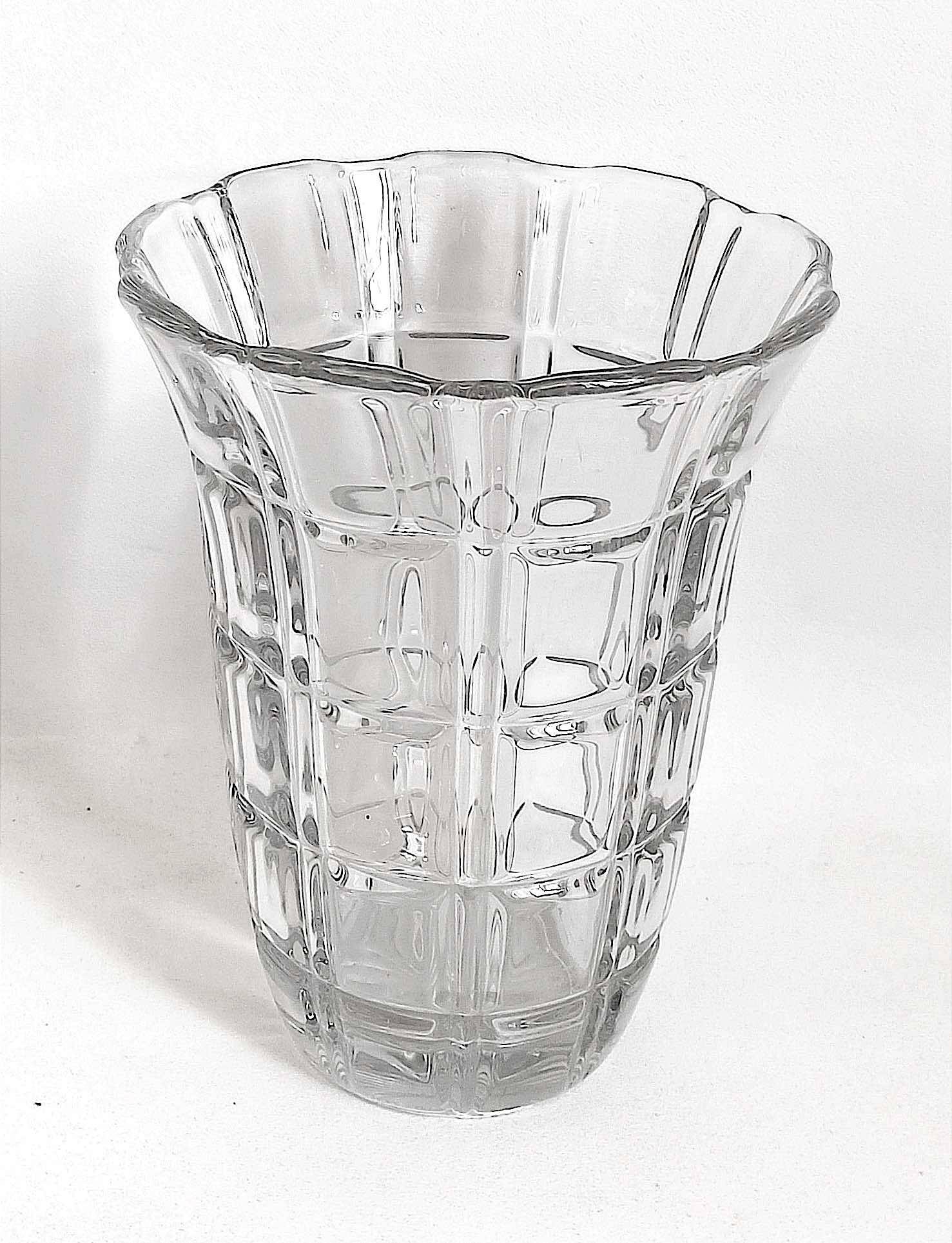 Large chiseled crystal vase from the 60s Height 25.5 cm