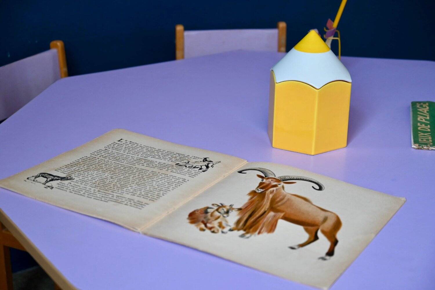 Vintage 1970s octagonal children's table in beech and lilac formica, with 5 chairs.