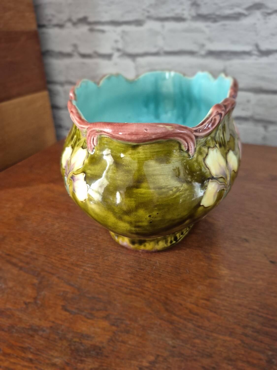 Art Nouveau slip planter