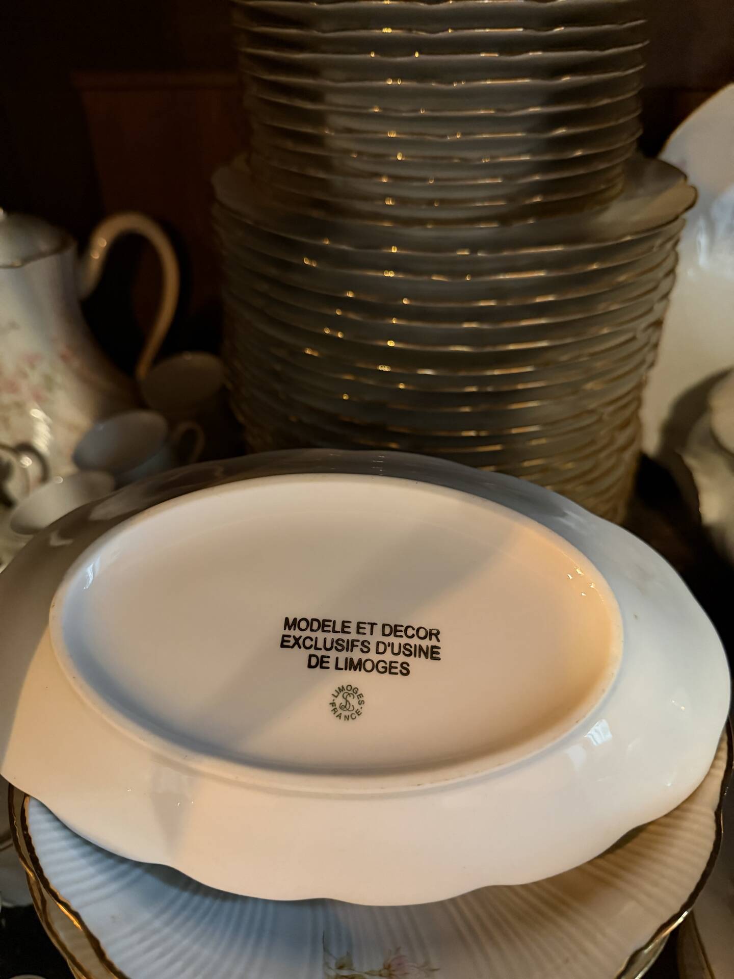 Antique table service in genuine Limoges porcelain – Complete –