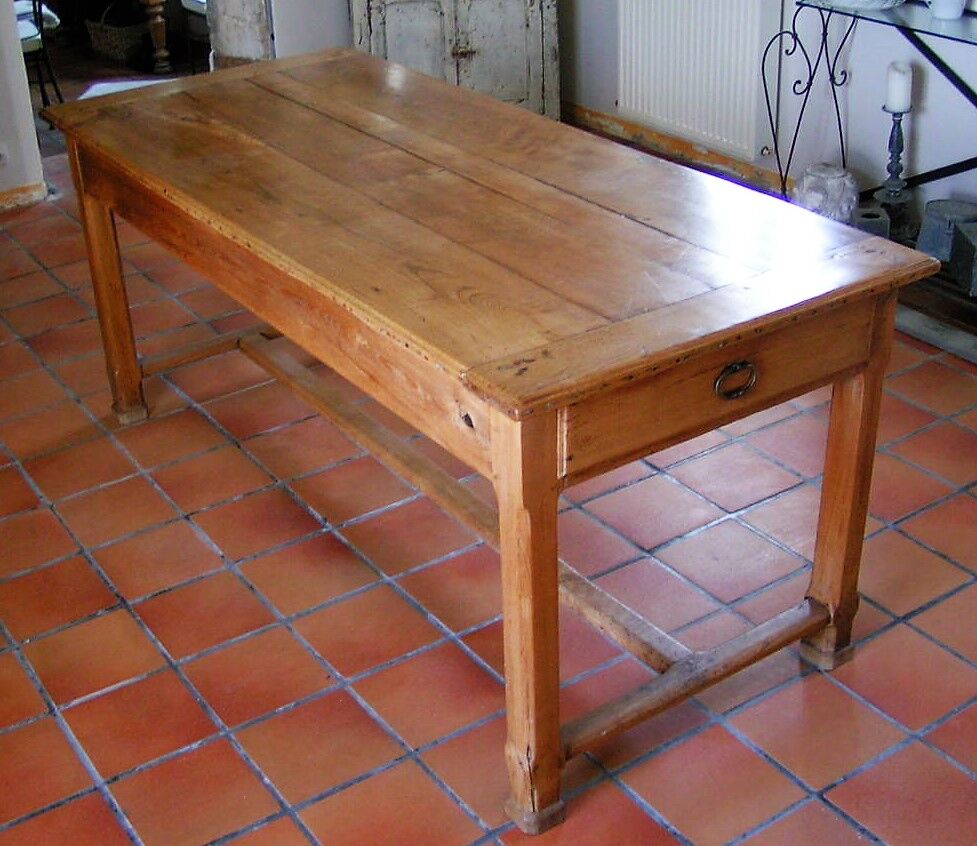 Farm table