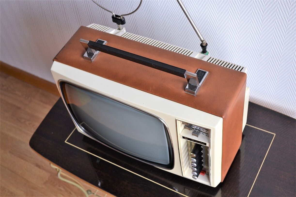 Televisieur portable annees 60 - Collection