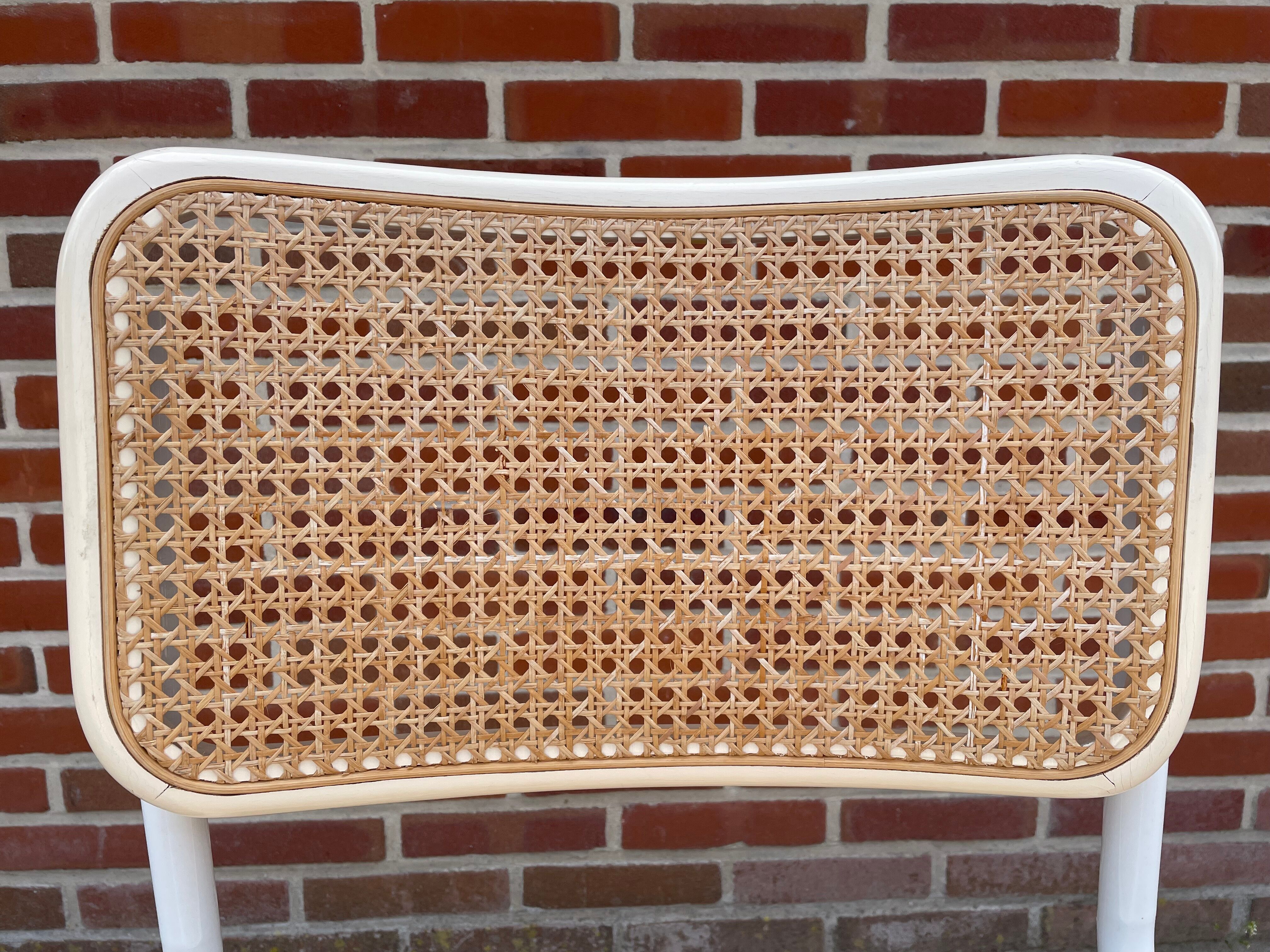 Set of 4 Cesca b32 model chairs in white