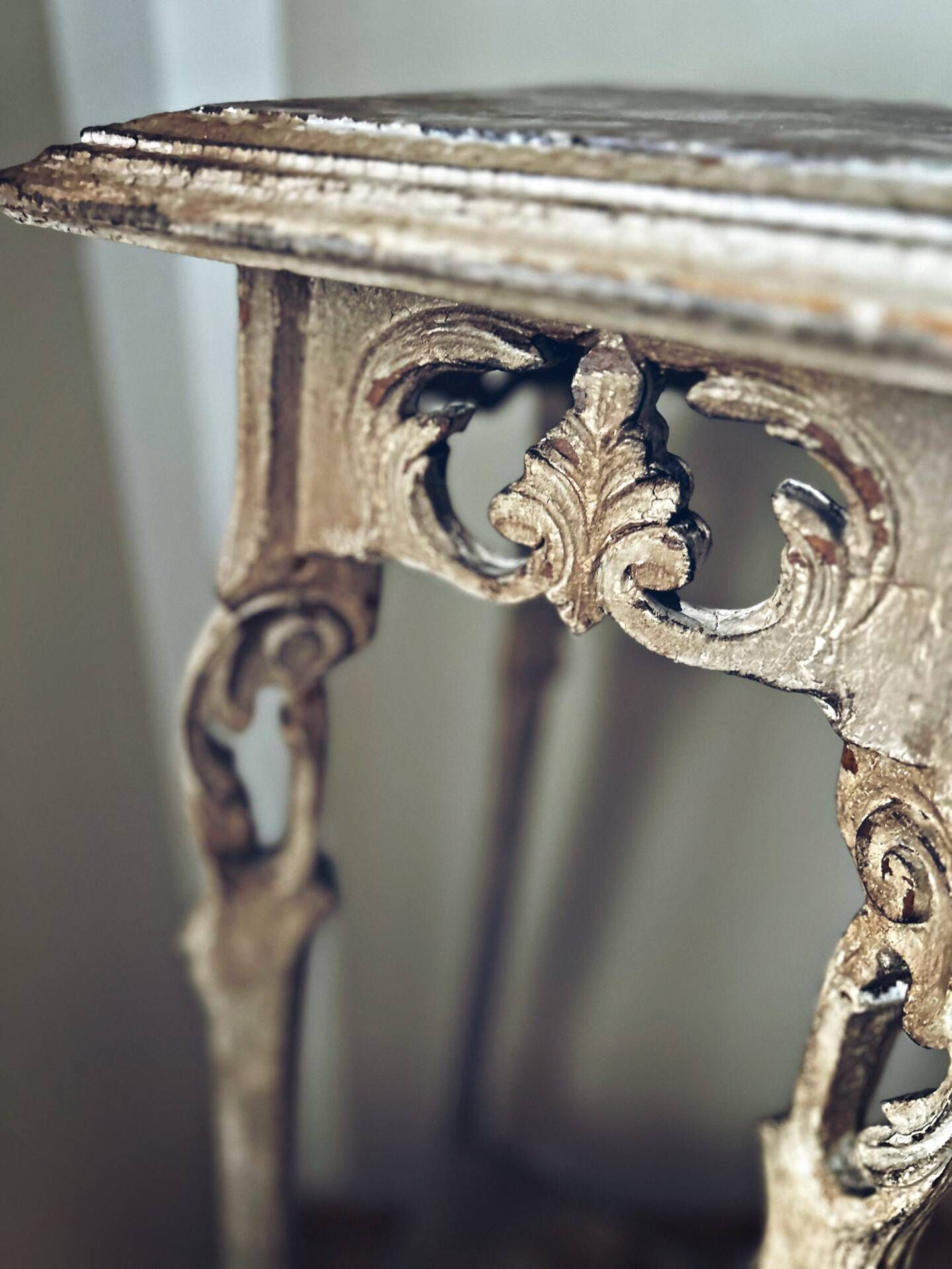 Sellette ancienne patinée – Style Art déco – Charme et authenticité