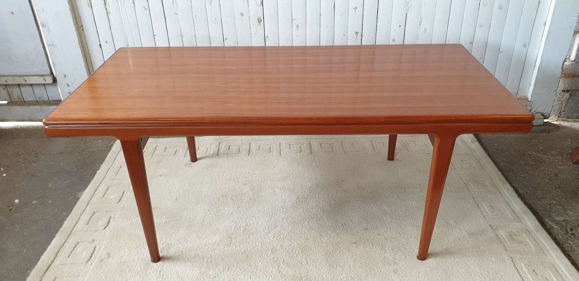 Table vintage en teck datant des années 60