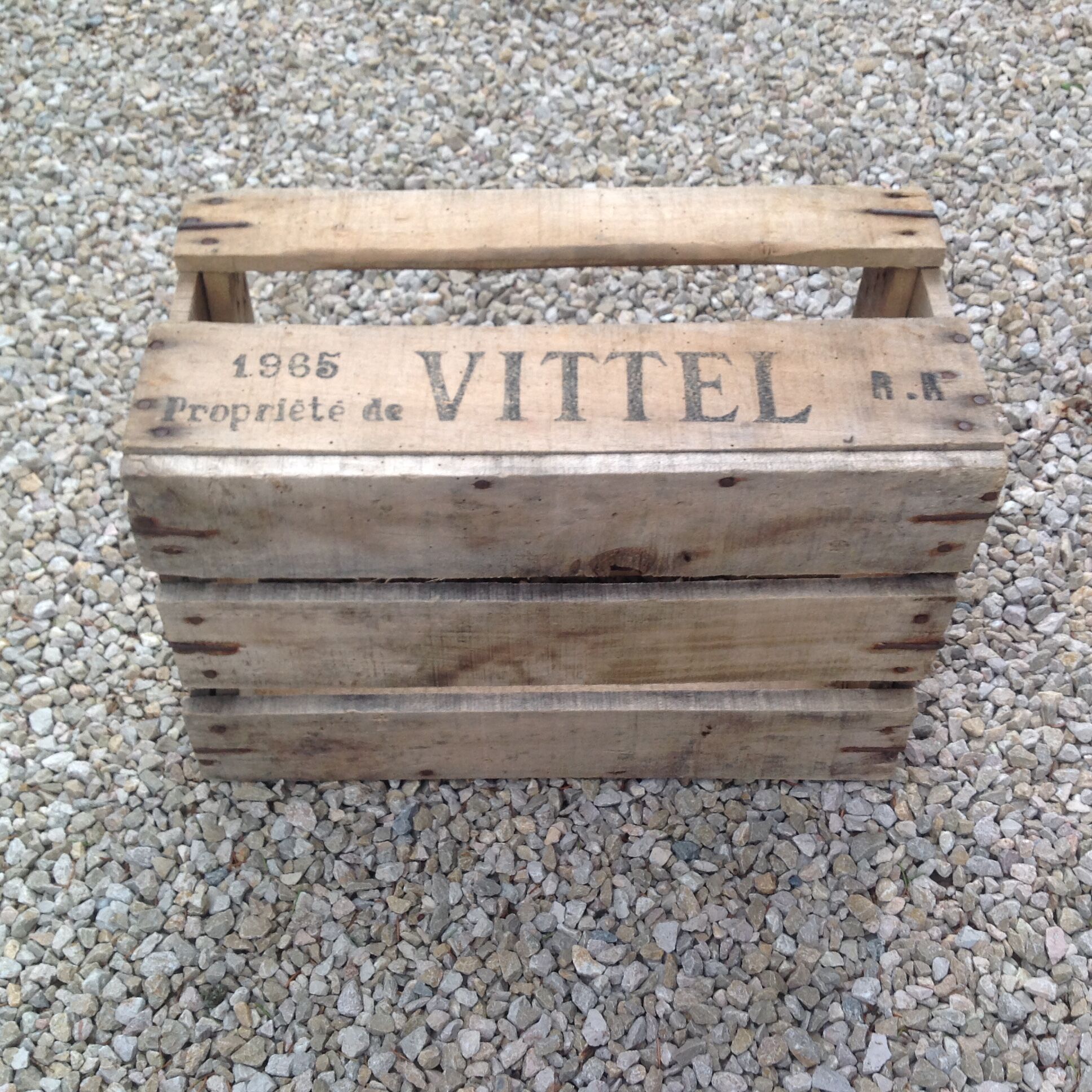 Caisse bois vittel