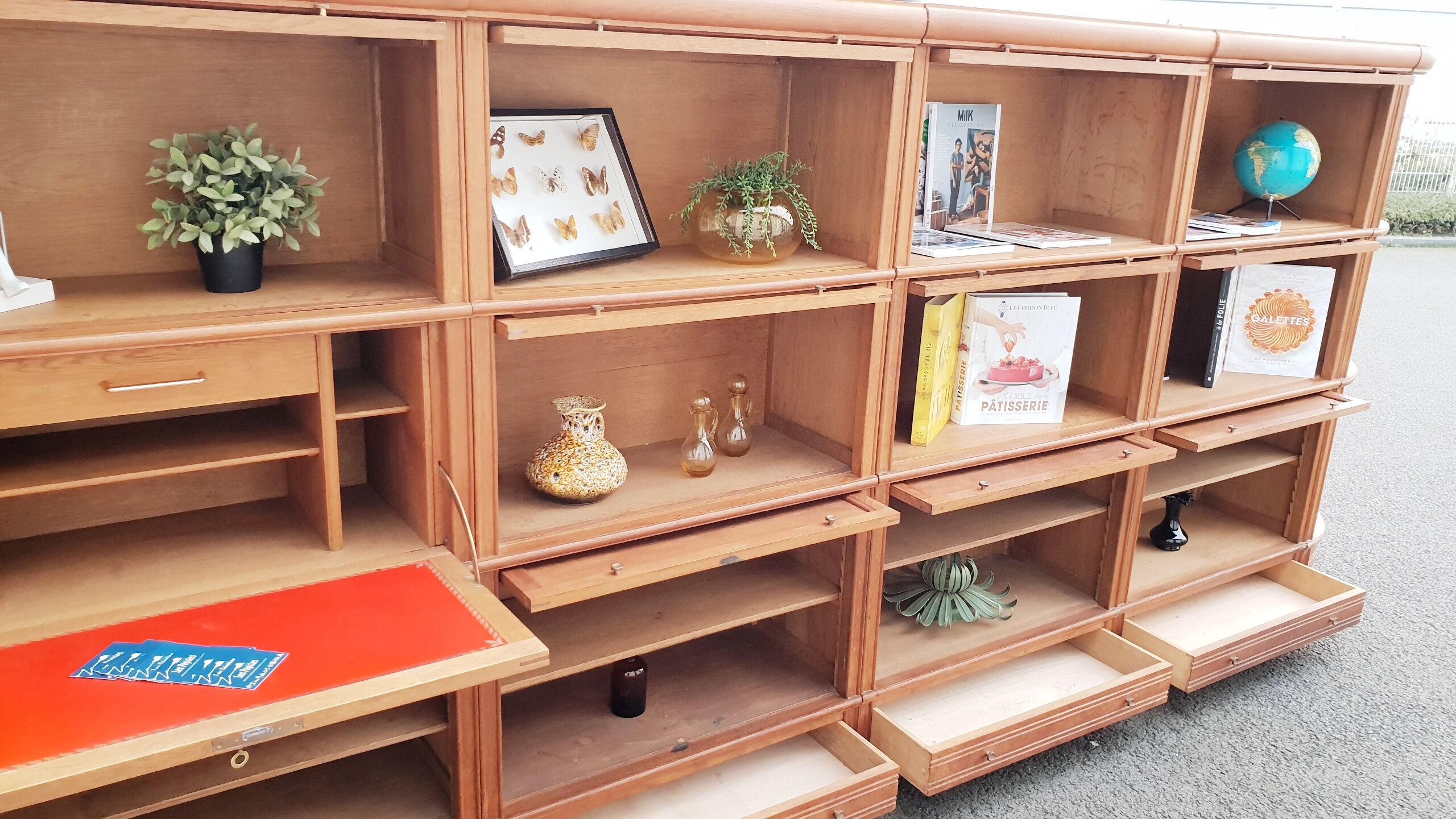 Vintage notary library