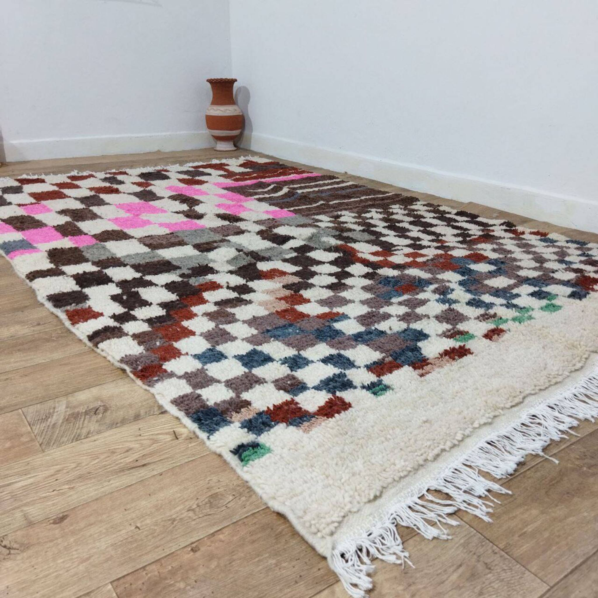 Handmade Moroccan Berber rug 280 x 176 cm