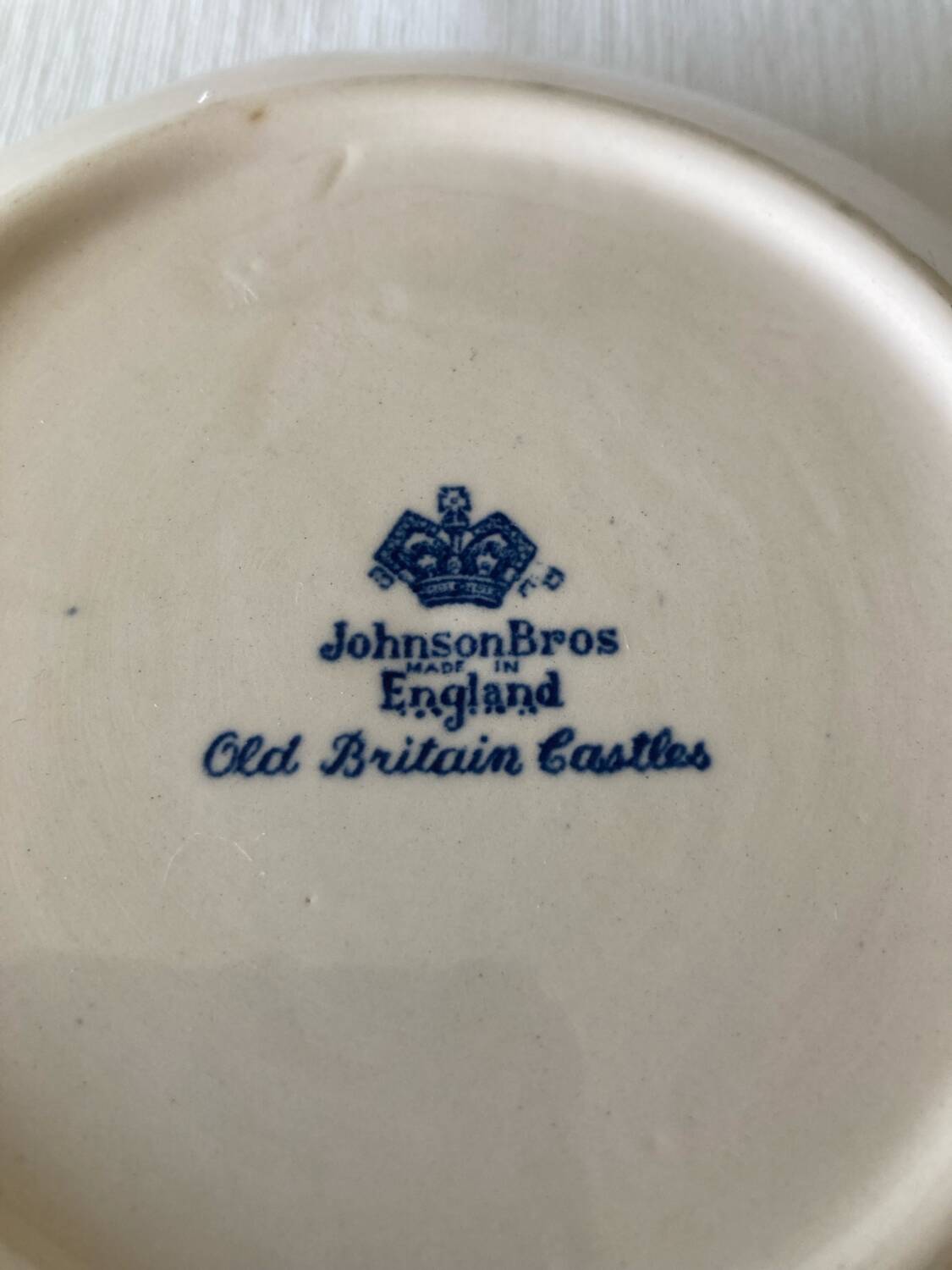 Vegetable dish (small) Johnson Bros England Old Britain Castles / Ruthin Castle
