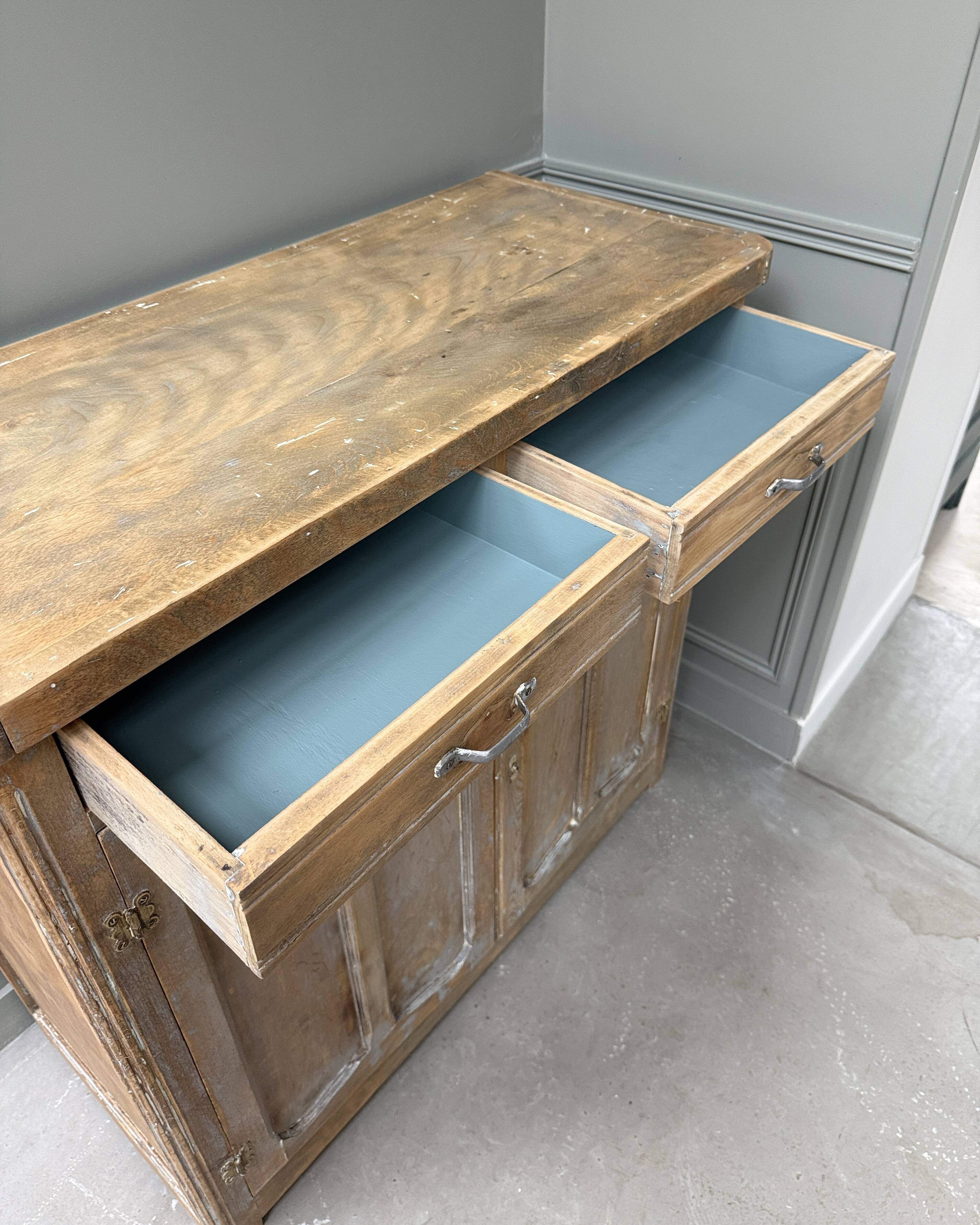 Patinated Parisian buffet (renovated)