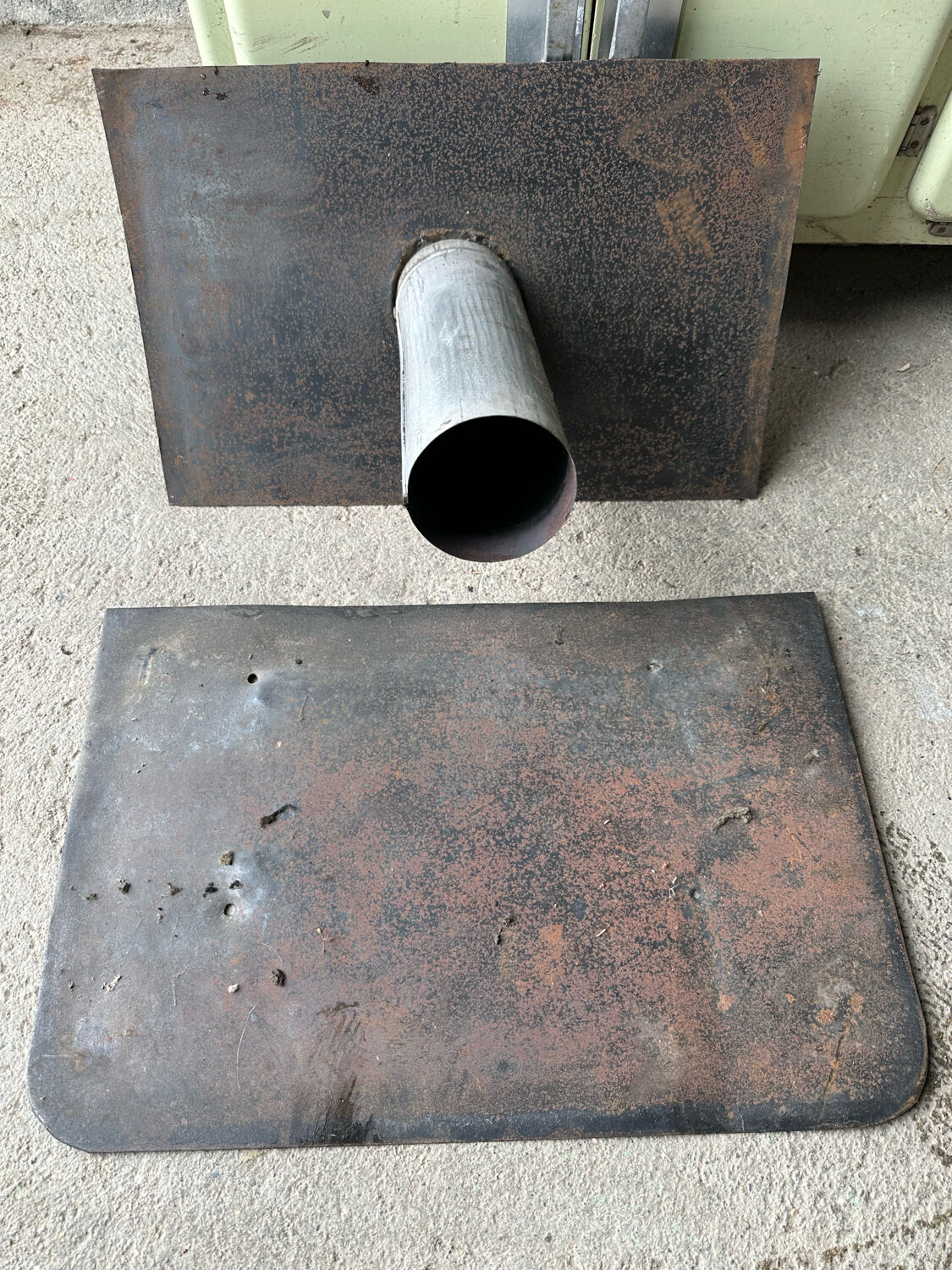 Enamelled cast iron wood stove and earthenware Mirus
