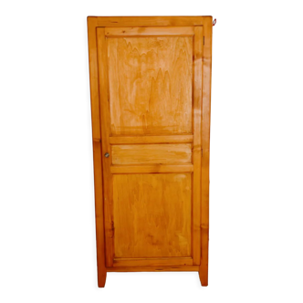 Boarding cabinet a vintage door