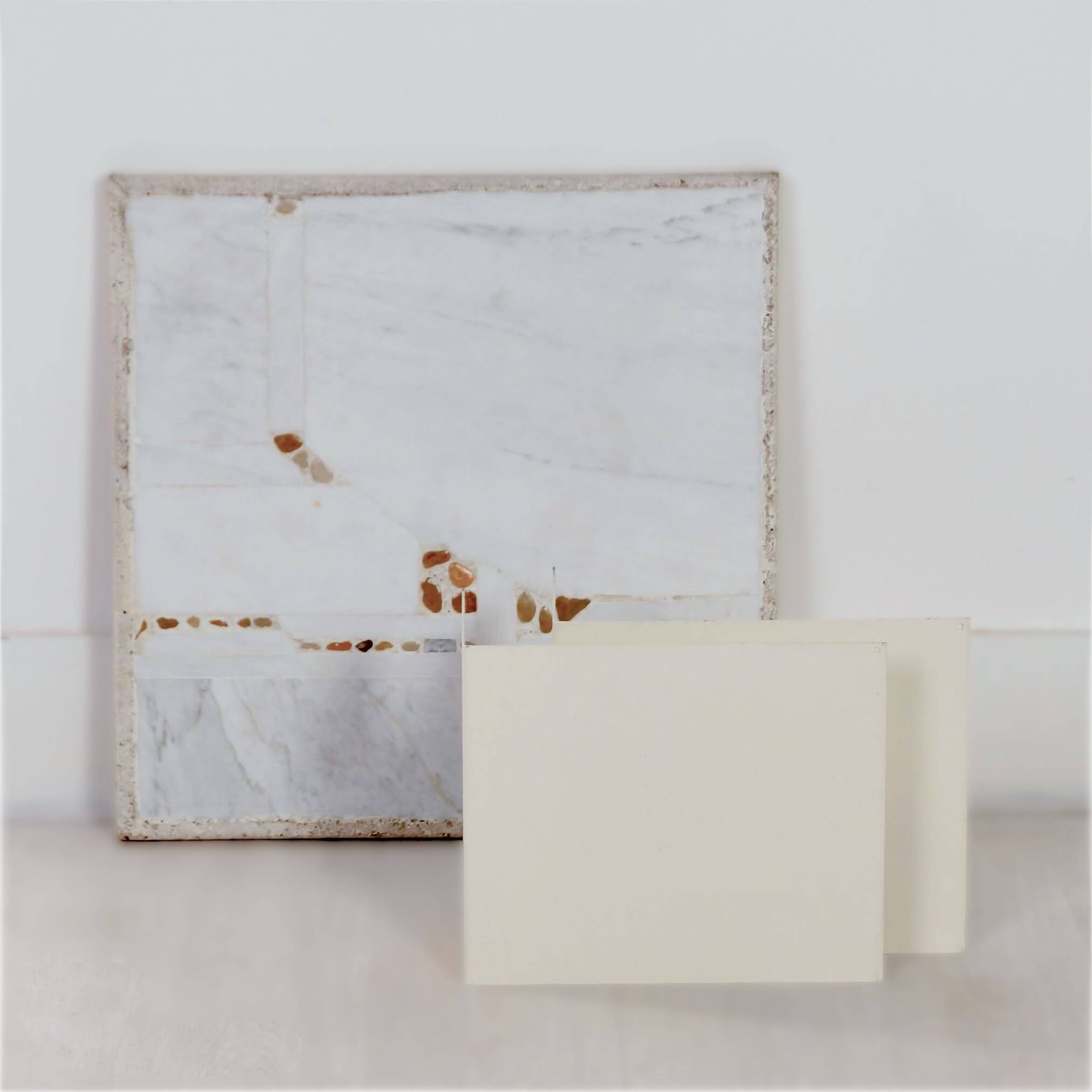 Petite table basse en marbre blanc par Paul Kingma, 1980s