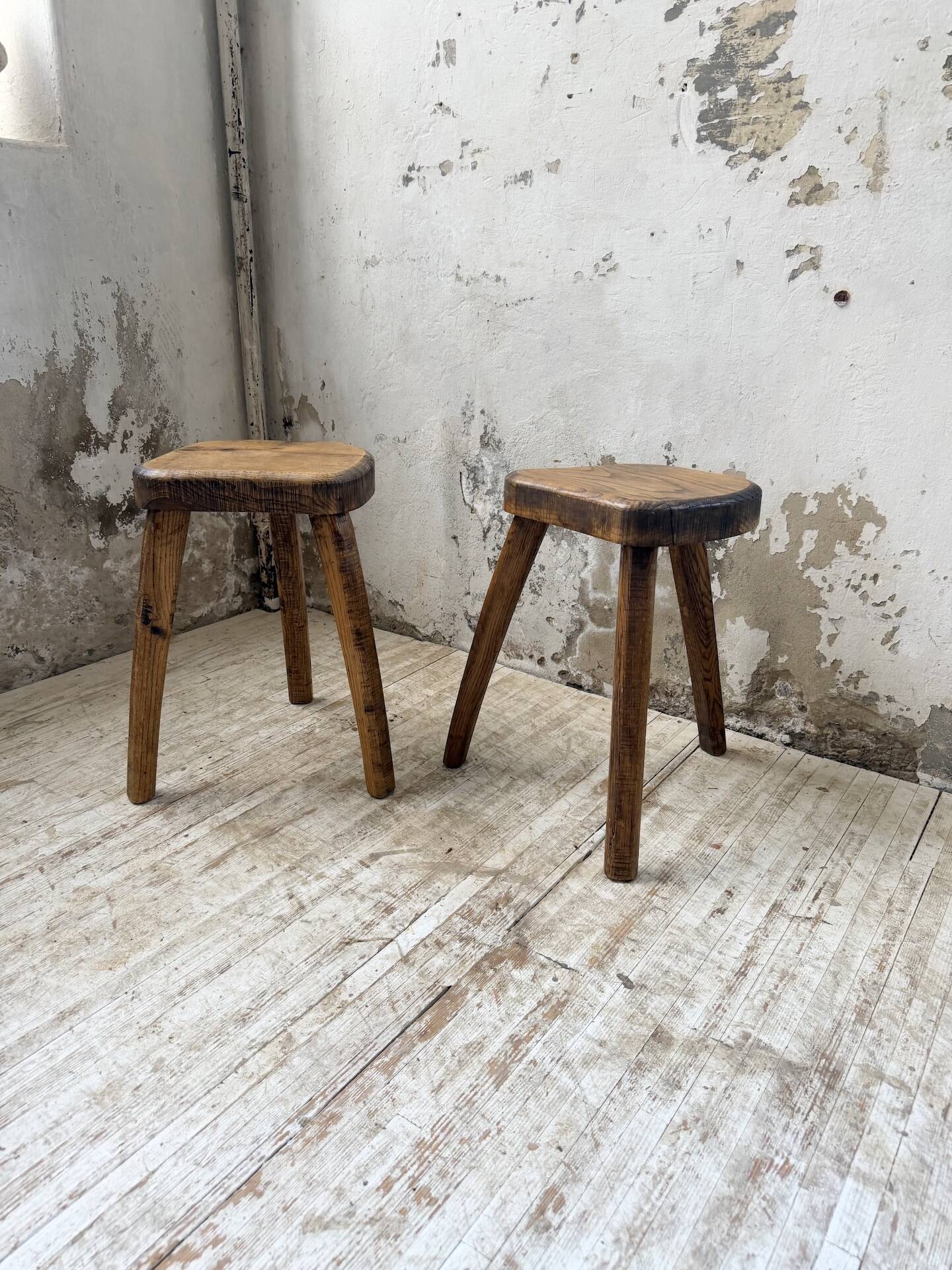 Paire de tabourets Henri Bataille chêne