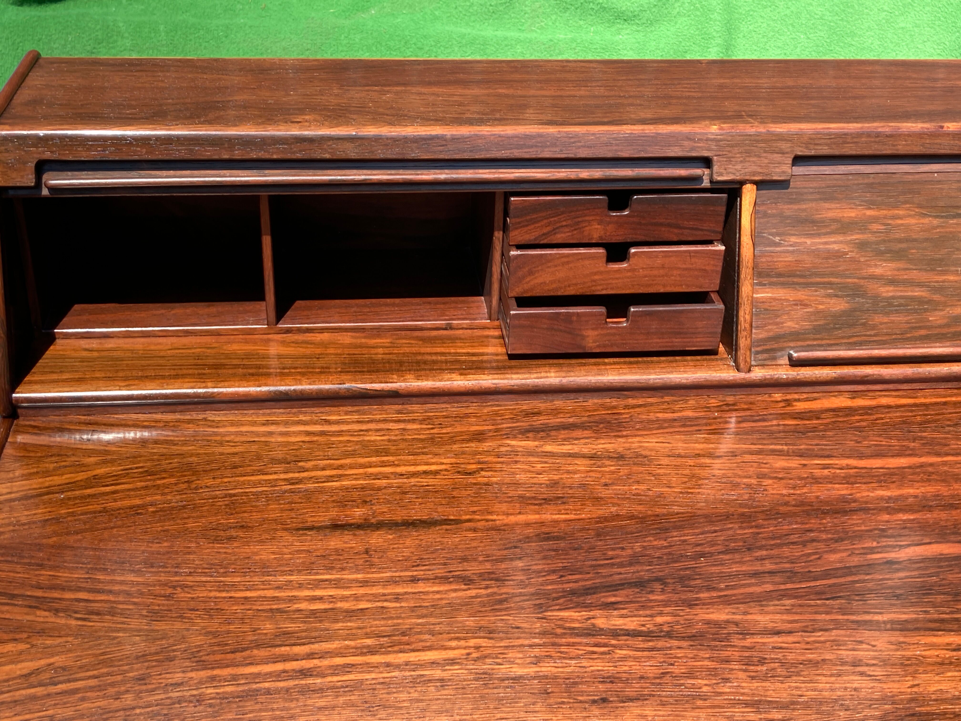 Gianfranco Frattini for Bernini, rosewood writing desk model 530, 1950s Italian