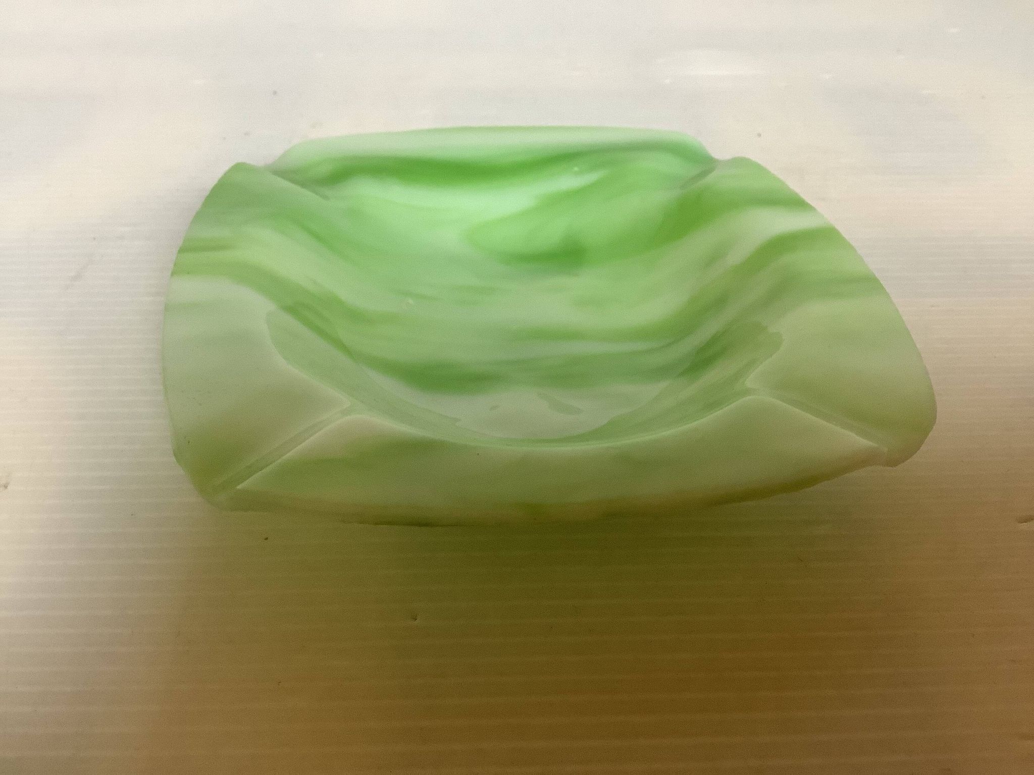 Vide poche cendrier pâte de verre verte