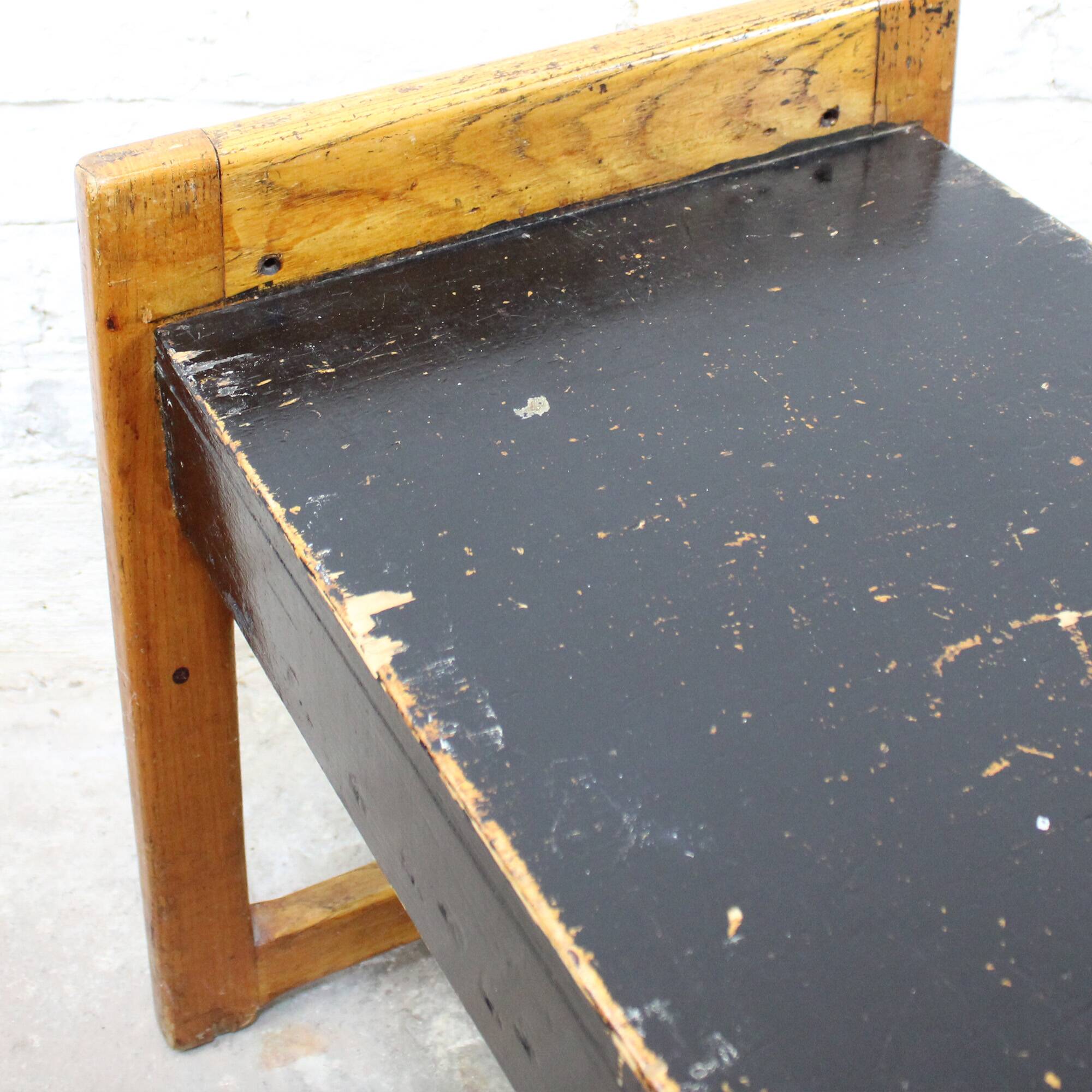 Vintage style wooden bench "reconstruction"