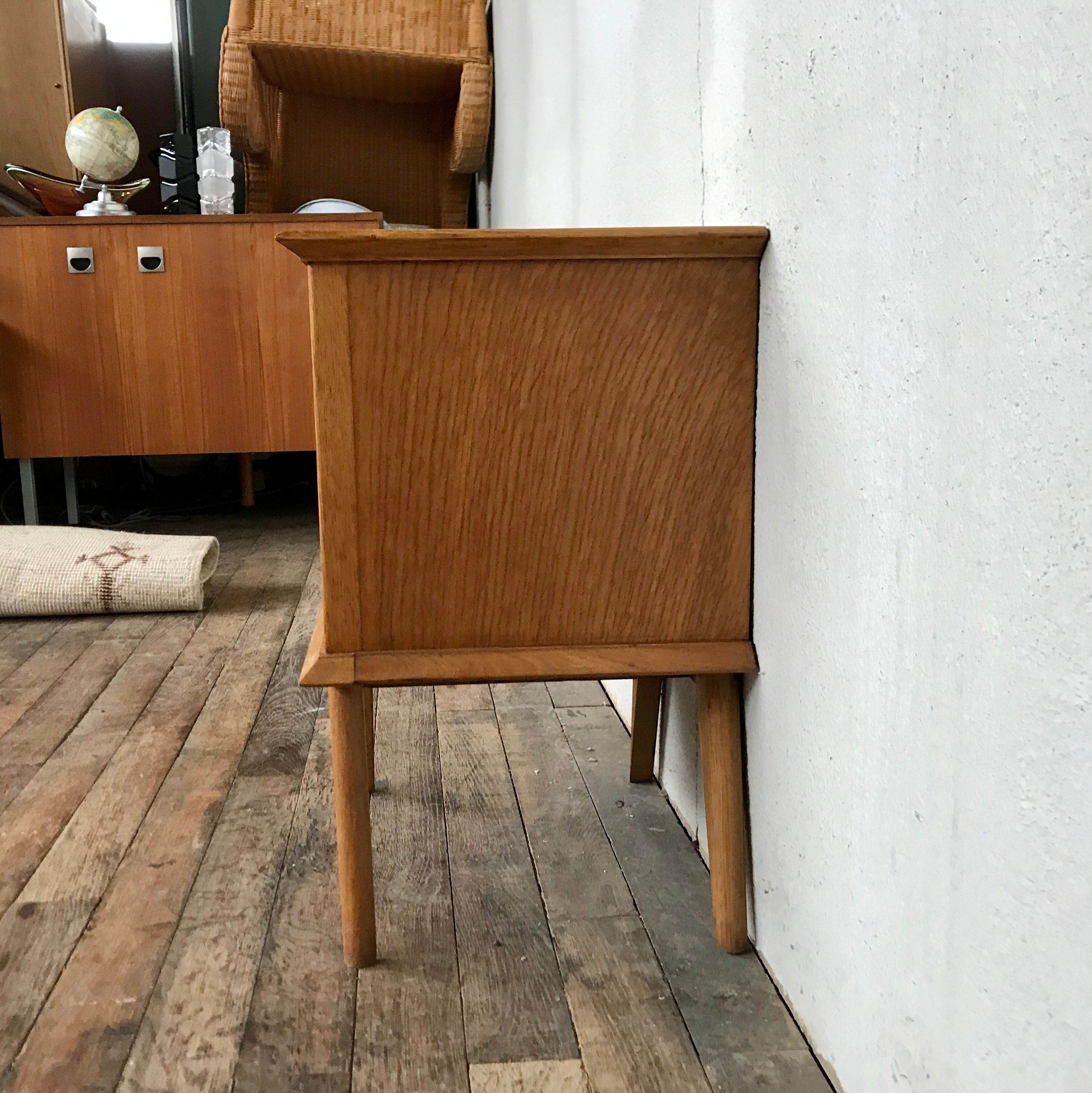 Bedside table